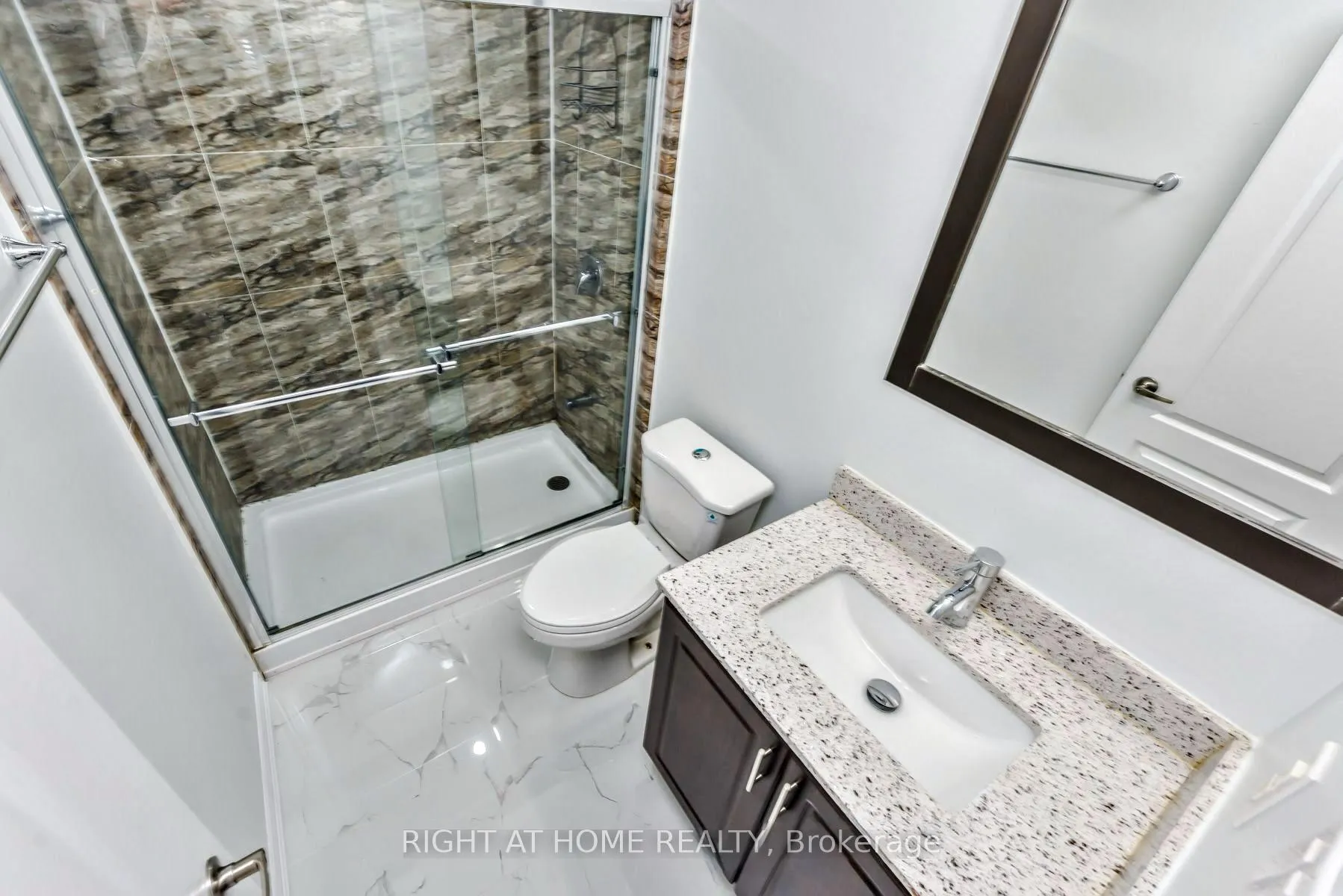 Photo 9 of Unit Basement, 59 Vezna Crescent, Brampton, Credit Valley — HOMEH