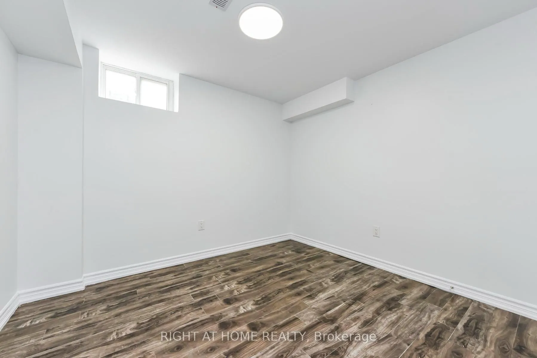 Photo 5 of Unit Basement, 59 Vezna Crescent, Brampton, Credit Valley — HOMEH