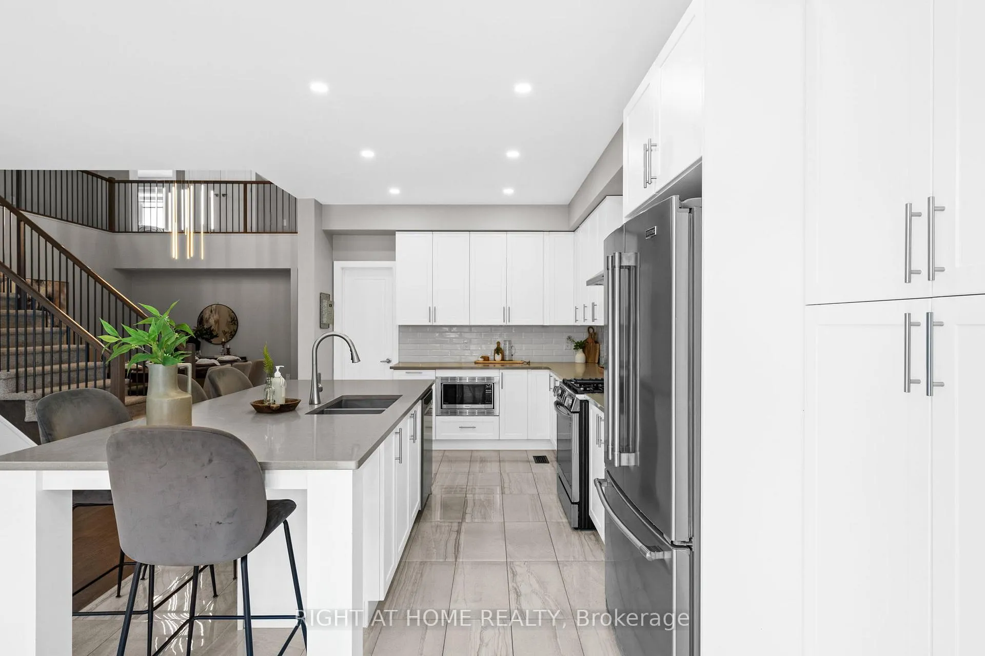 Photo 11 of 424 Golden Springs Drive, Ottawa, Riverside South/Gloucester Glen — HOMEH