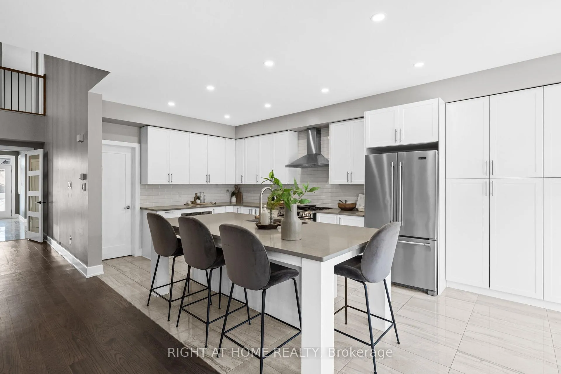 Photo 13 of 424 Golden Springs Drive, Ottawa, Riverside South/Gloucester Glen — HOMEH