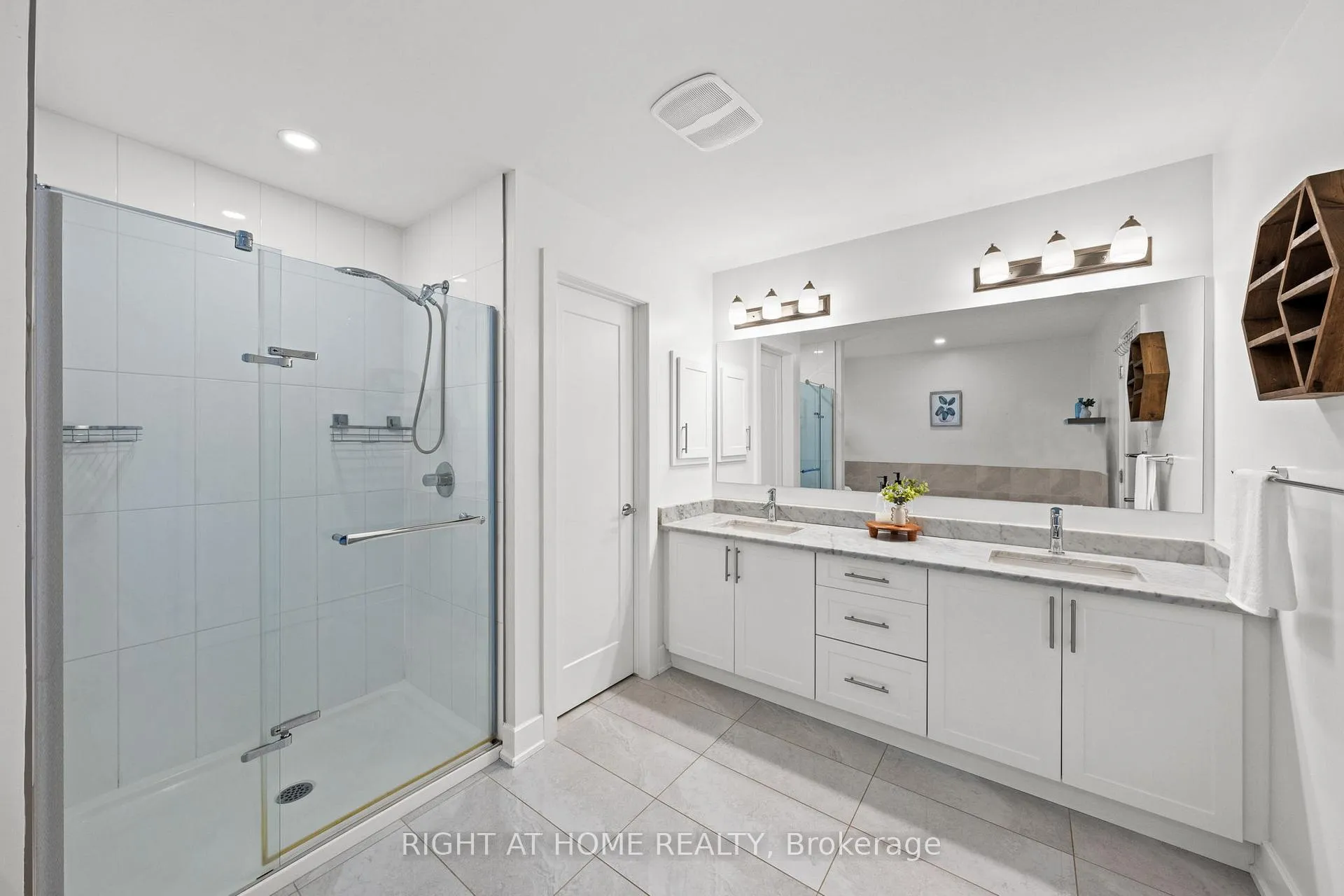 Photo 26 of 424 Golden Springs Drive, Ottawa, Riverside South/Gloucester Glen — HOMEH