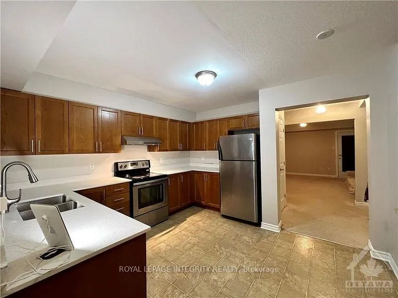 Photo 10 of 3881 Strandherd Drive, Ottawa, Barrhaven - Heritage Park — HOMEH