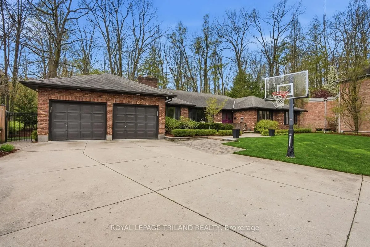 Photo 2 of 42 Mapleton Place, London, South B — HOMEH