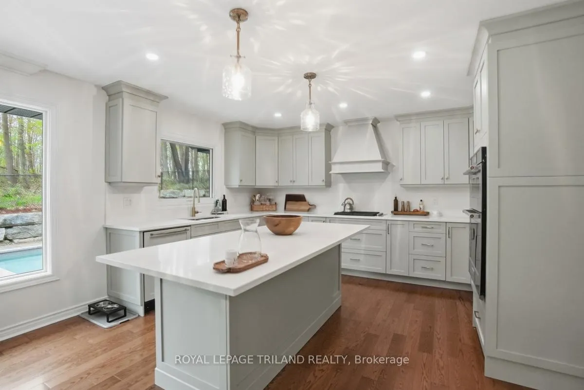 Photo 9 of 42 Mapleton Place, London, South B — HOMEH