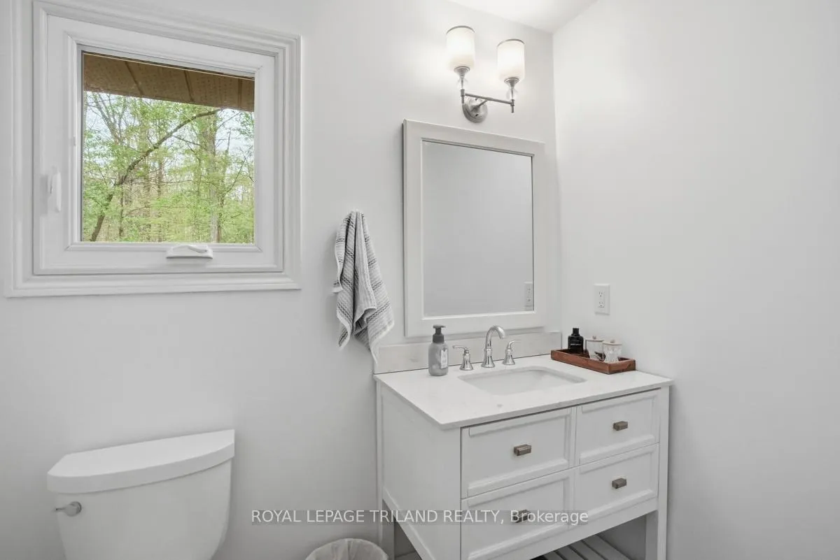 Photo 24 of 42 Mapleton Place, London, South B — HOMEH