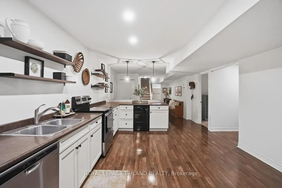 Photo 26 of 42 Mapleton Place, London, South B — HOMEH