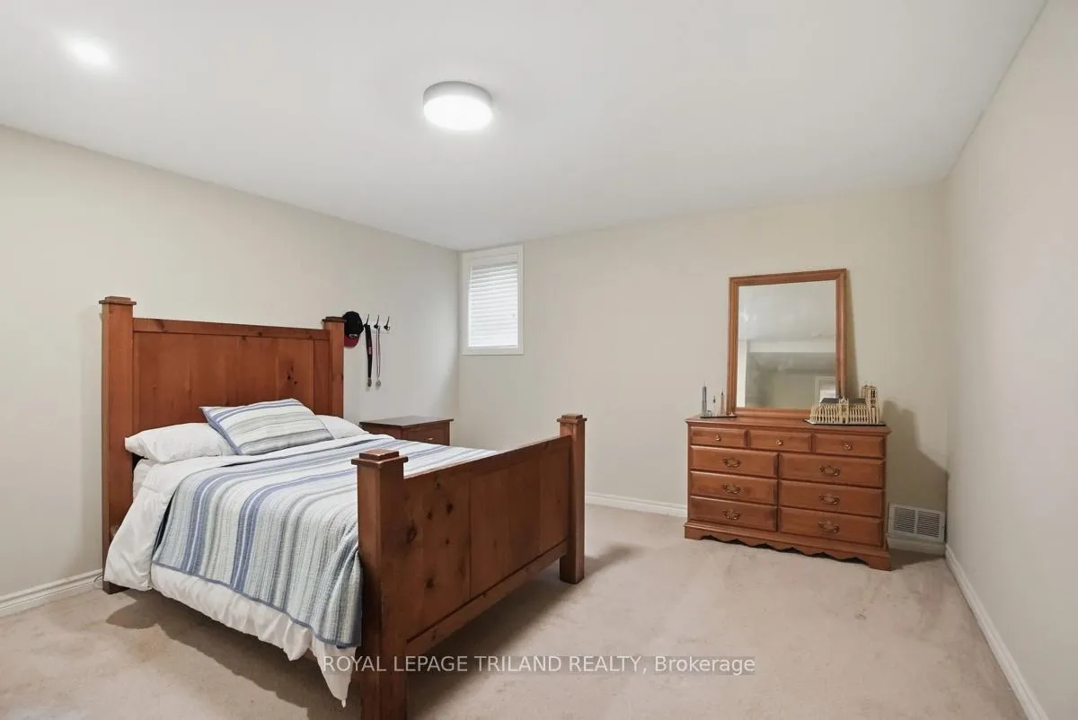Photo 32 of 42 Mapleton Place, London, South B — HOMEH
