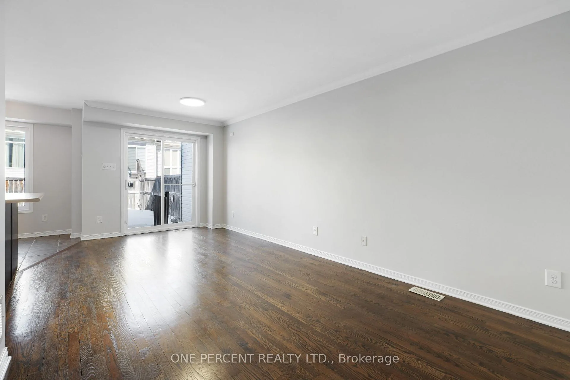 Photo 9 of 209 Rolling Meadow Crescent, Ottawa, Mer Bleue/Bradley Estates/Anderson Park — HOMEH