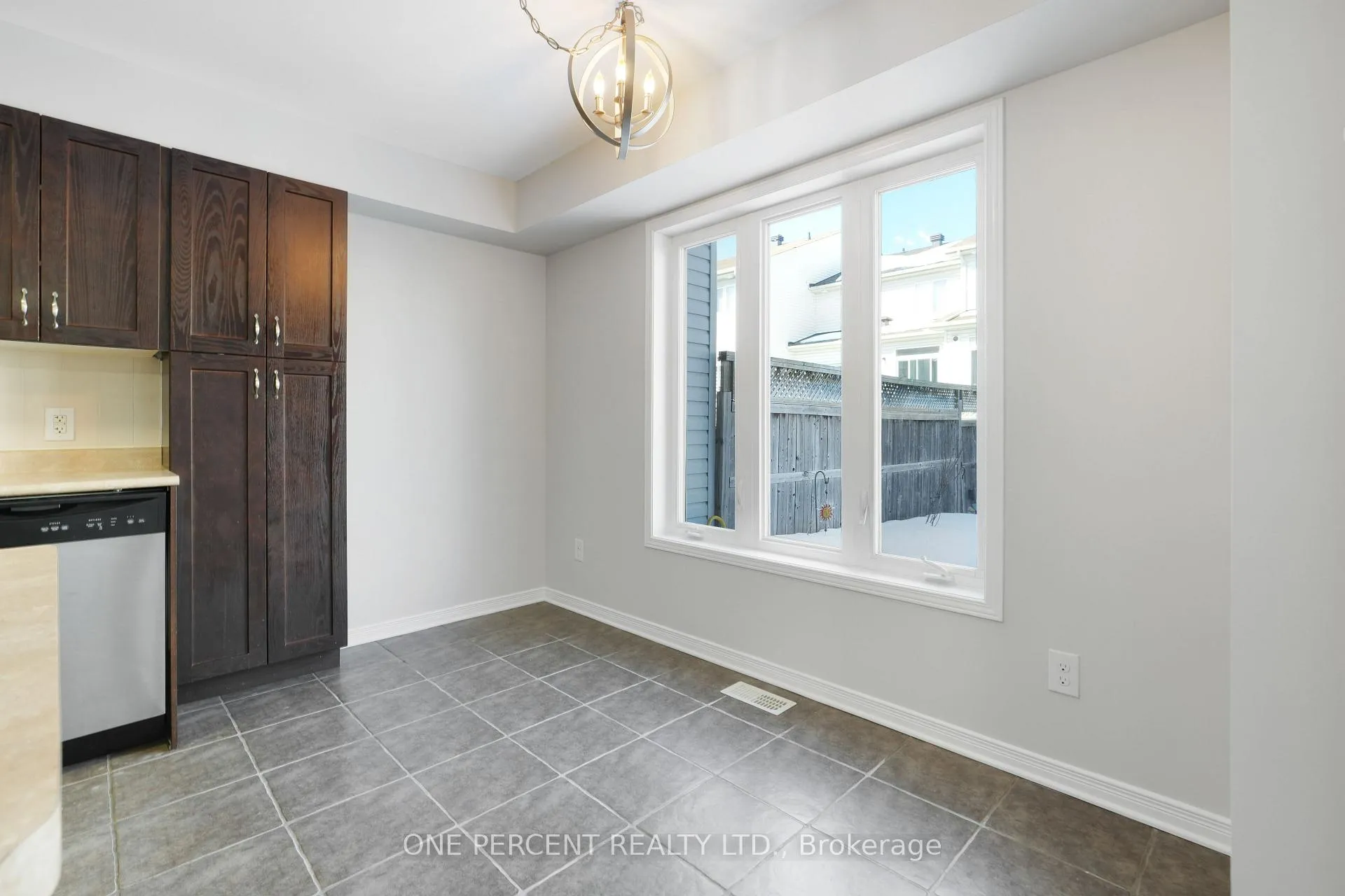 Photo 18 of 209 Rolling Meadow Crescent, Ottawa, Mer Bleue/Bradley Estates/Anderson Park — HOMEH