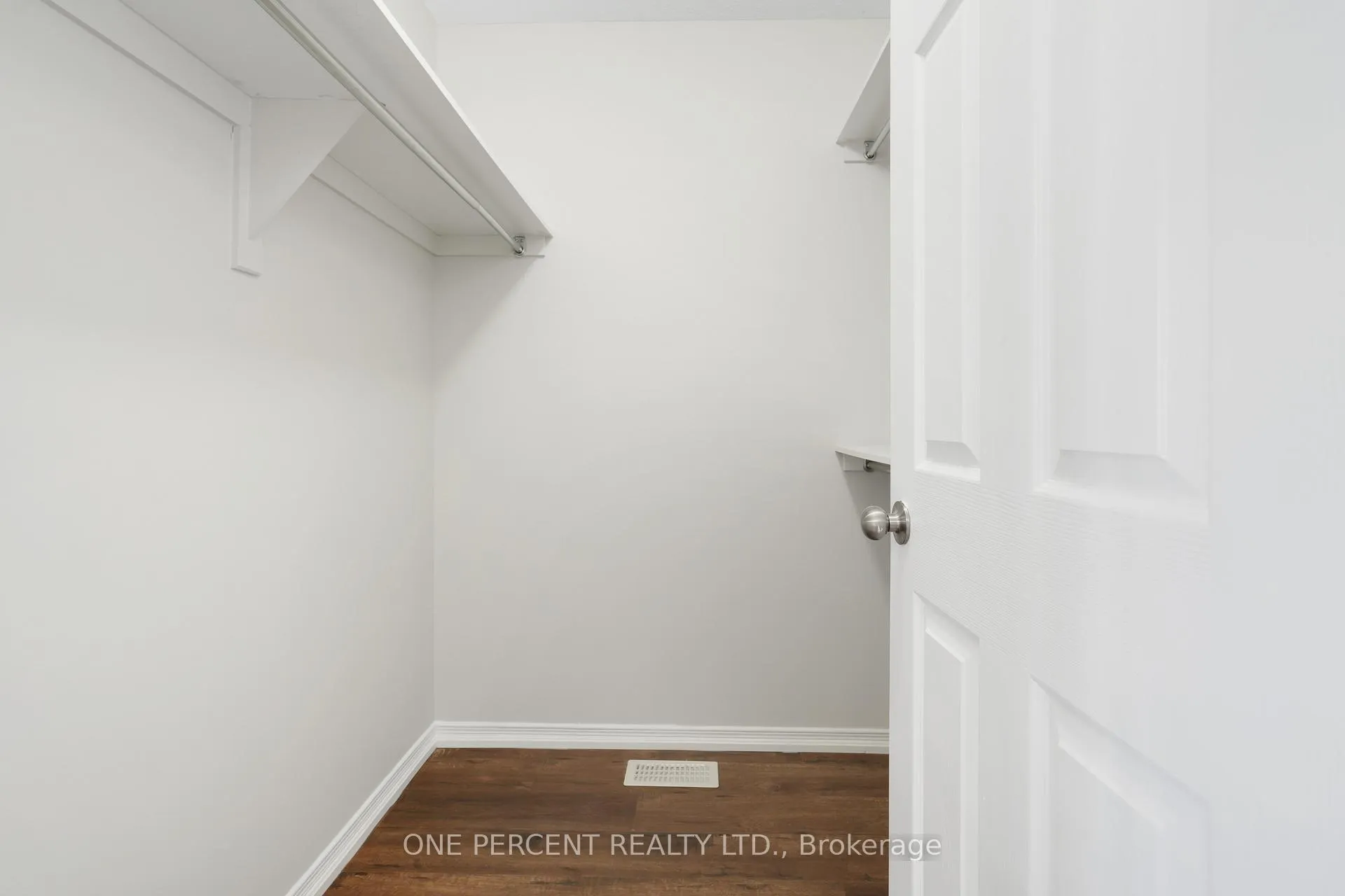 Photo 24 of 209 Rolling Meadow Crescent, Ottawa, Mer Bleue/Bradley Estates/Anderson Park — HOMEH