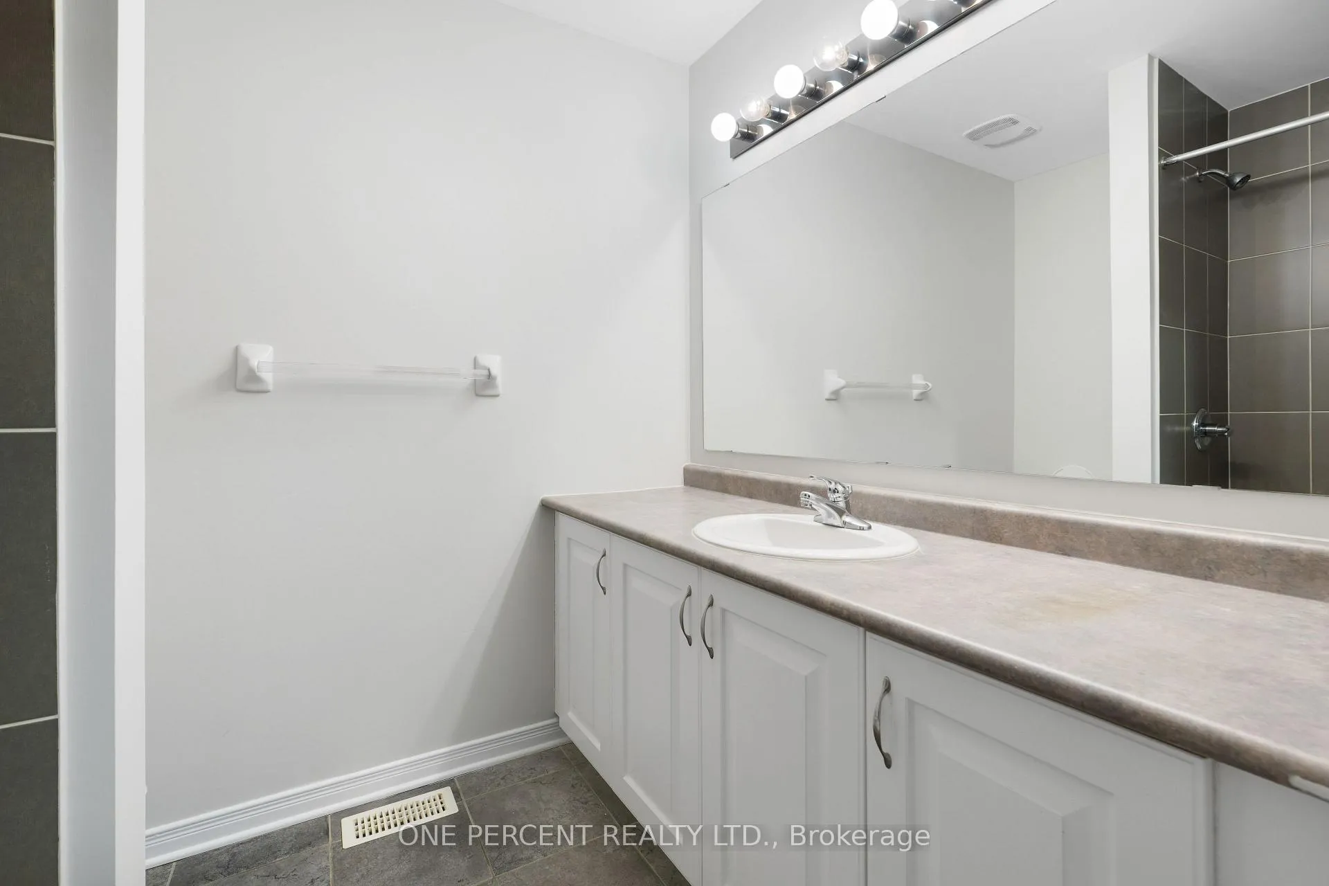 Photo 29 of 209 Rolling Meadow Crescent, Ottawa, Mer Bleue/Bradley Estates/Anderson Park — HOMEH