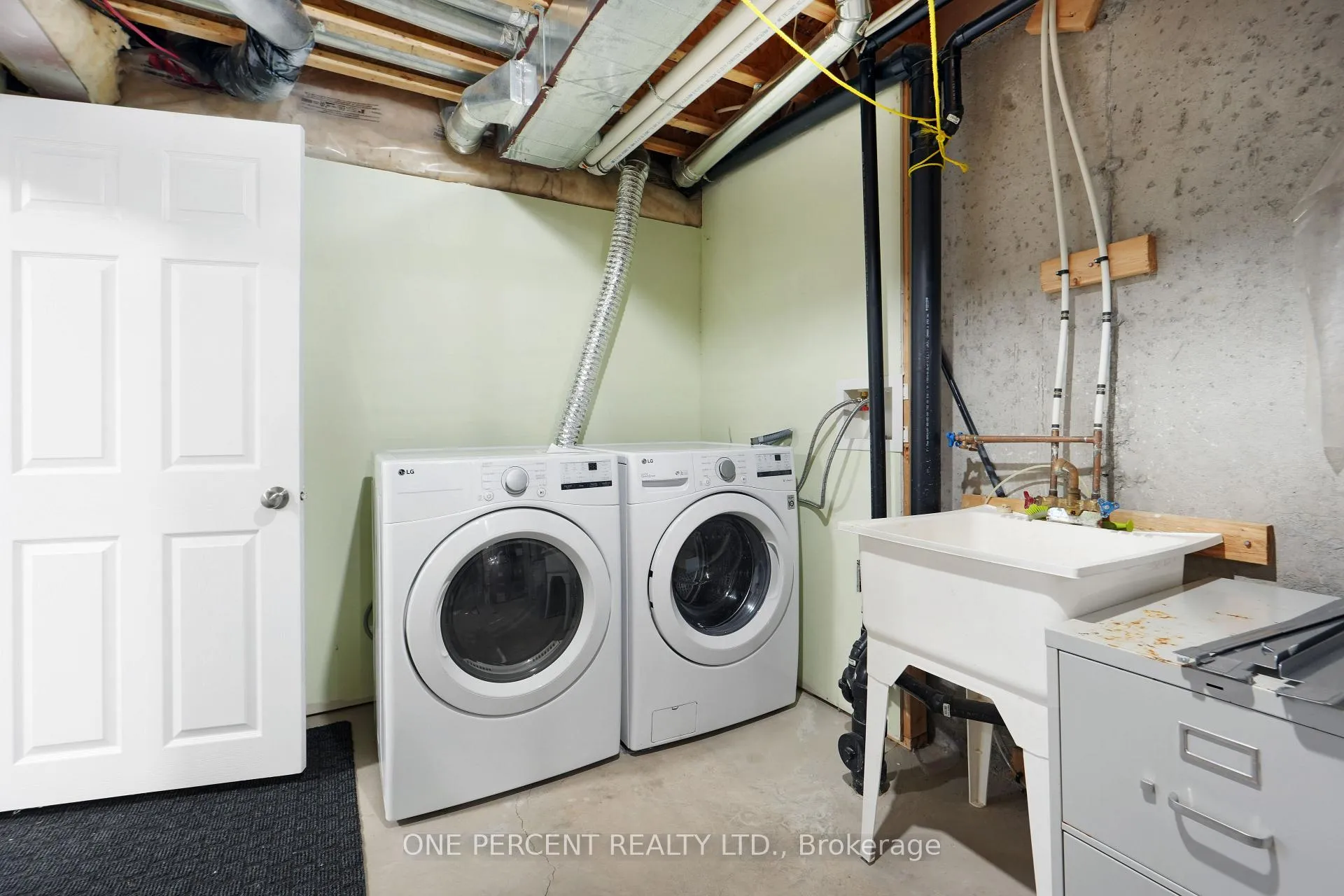 Photo 33 of 209 Rolling Meadow Crescent, Ottawa, Mer Bleue/Bradley Estates/Anderson Park — HOMEH