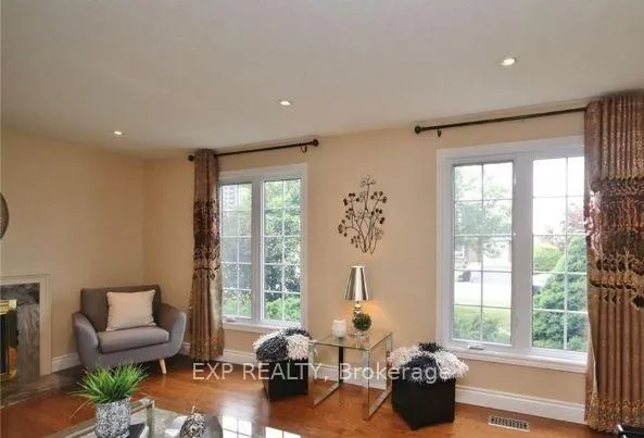Photo 8 of 1326 Fontenay Crescent, Ottawa, South Keys — HOMEH