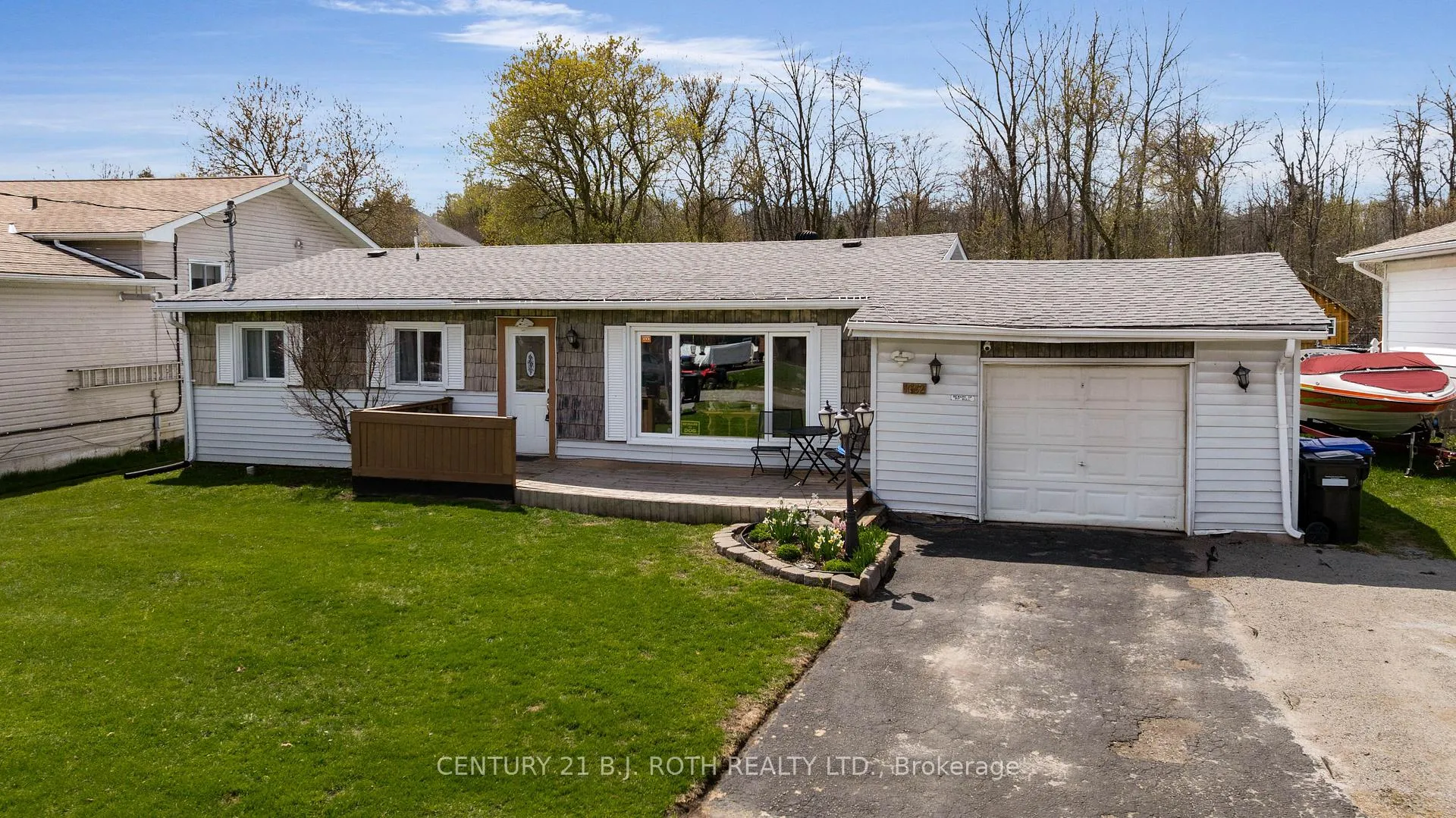 Photo 2 of 1032 Gilmore Avenue, Innisfil, Lefroy — HOMEH