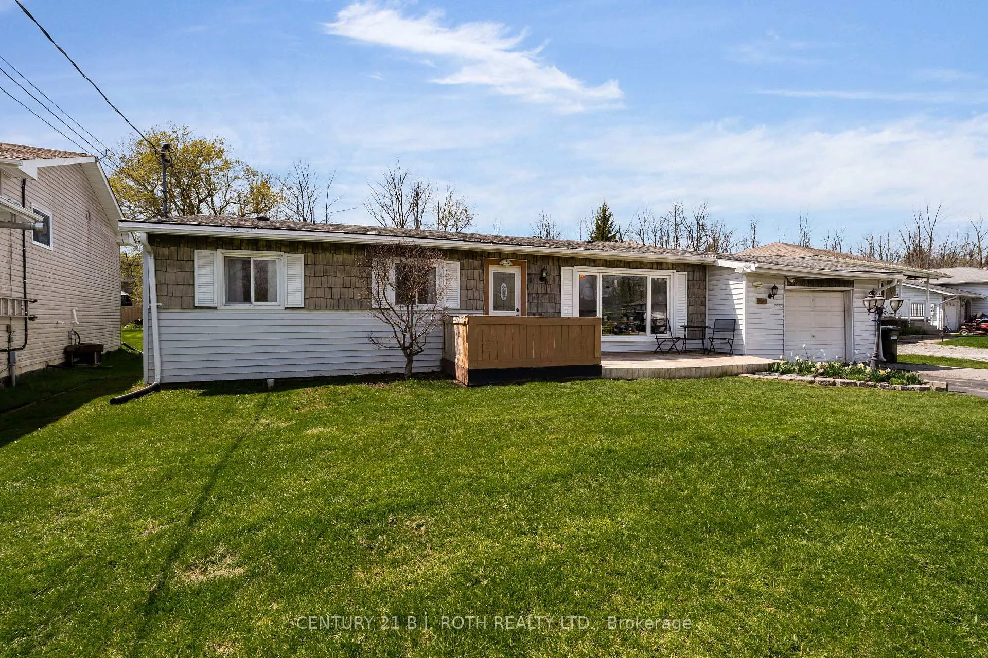 Photo 3 of 1032 Gilmore Avenue, Innisfil, Lefroy — HOMEH