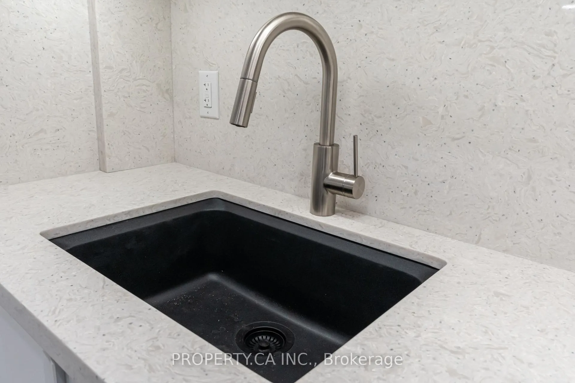 Photo 18 of Unit Garden Suite, 1063 Logan Avenue, Toronto, Playter Estates-Danforth — HOMEH