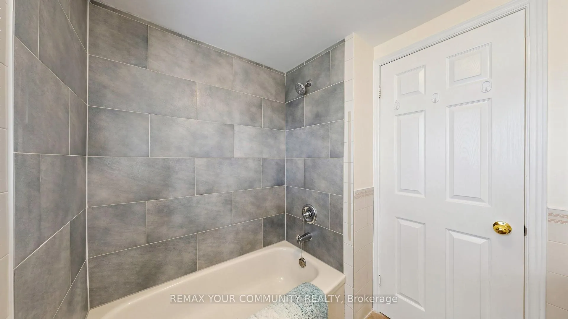 Photo 23 of 50 Riverglen Drive, Georgina, Keswick South — HOMEH