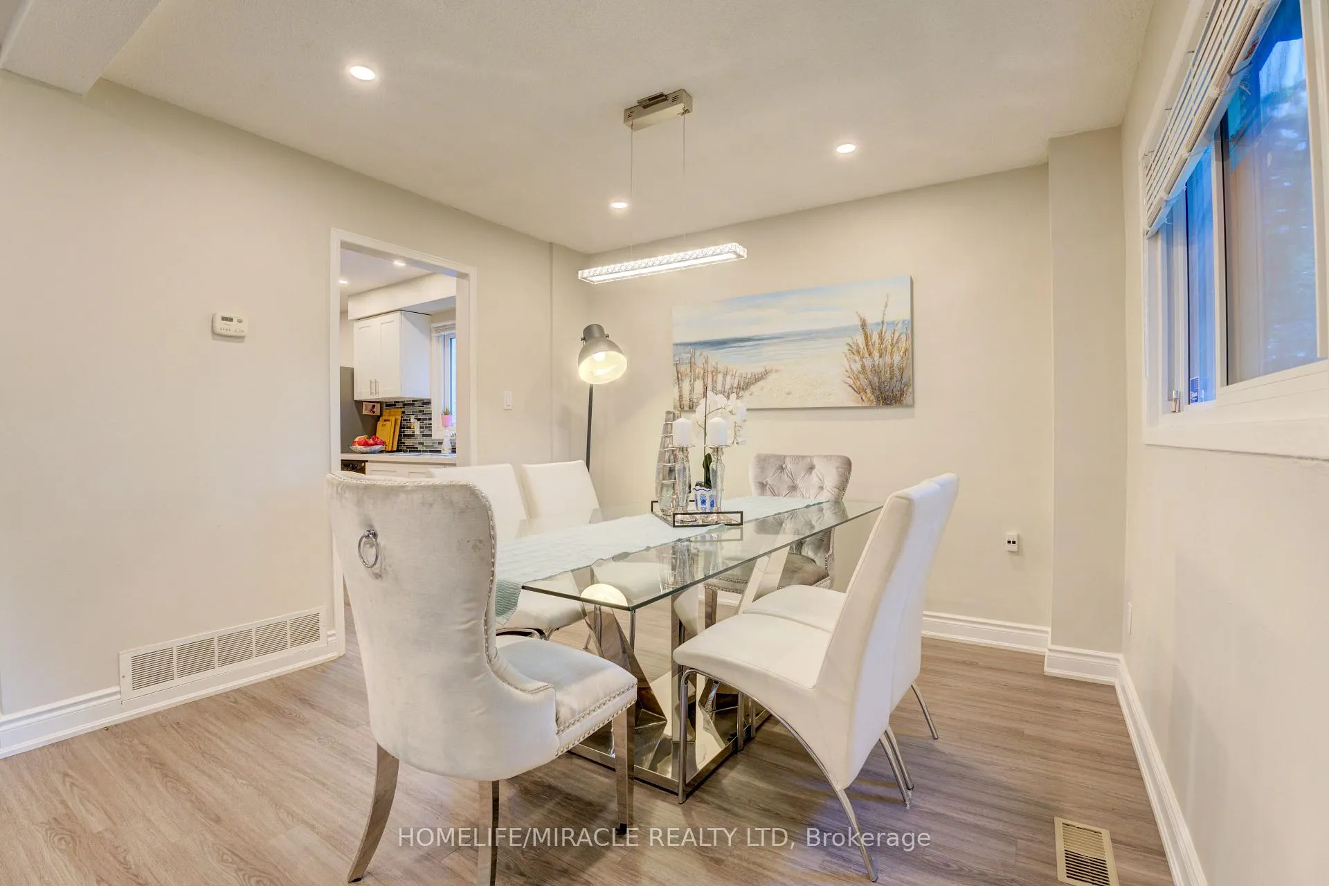 Photo 8 of 22 Kesteven Crescent, Brampton, Fletcher's Creek South — HOMEH