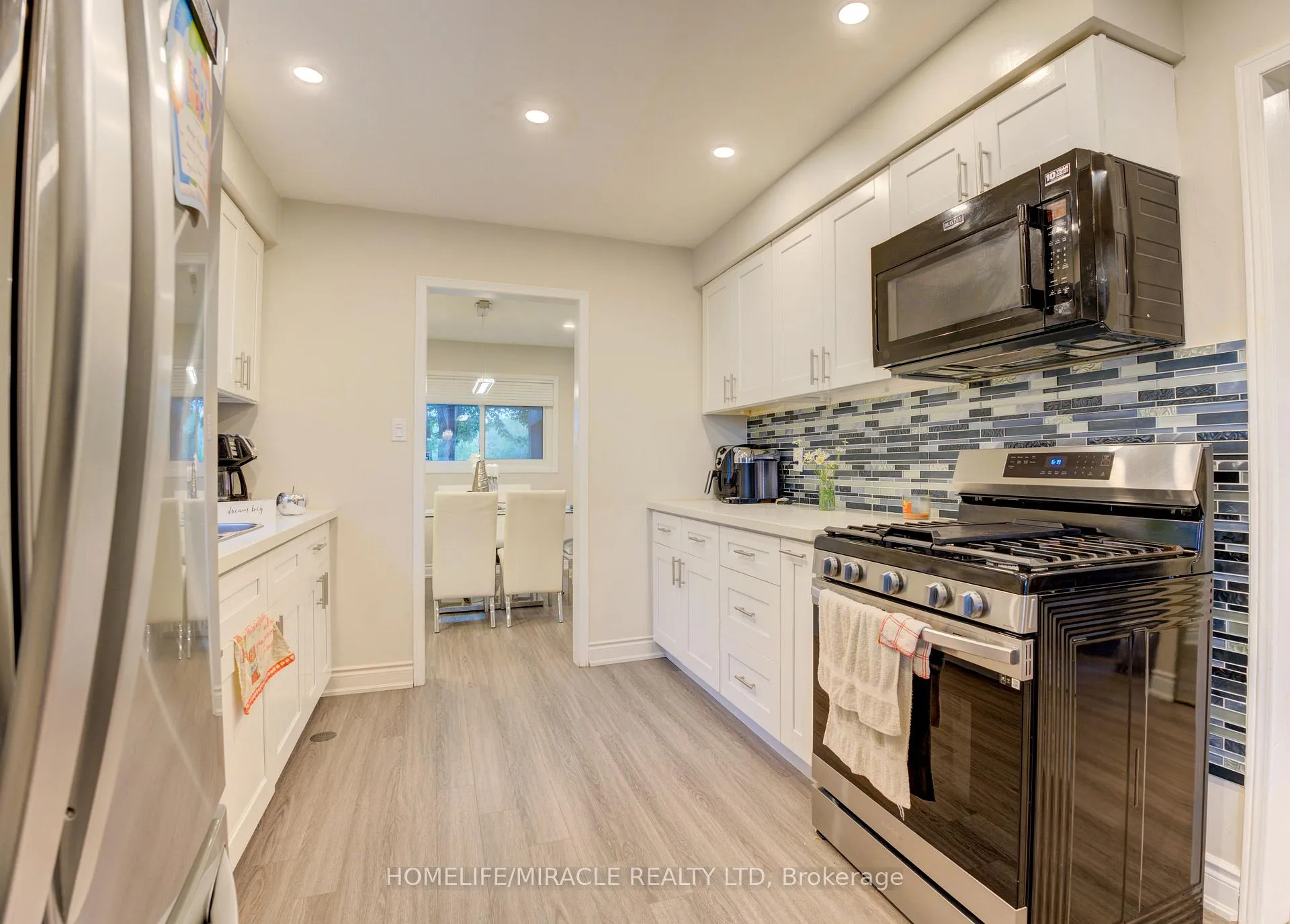 Photo 9 of 22 Kesteven Crescent, Brampton, Fletcher's Creek South — HOMEH