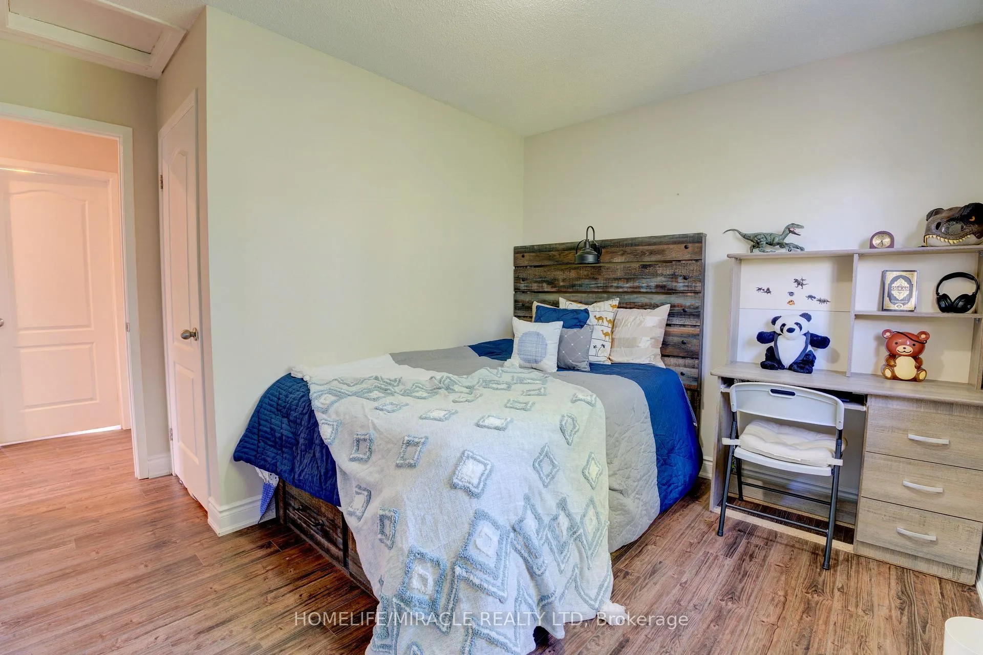 Photo 16 of 22 Kesteven Crescent, Brampton, Fletcher's Creek South — HOMEH