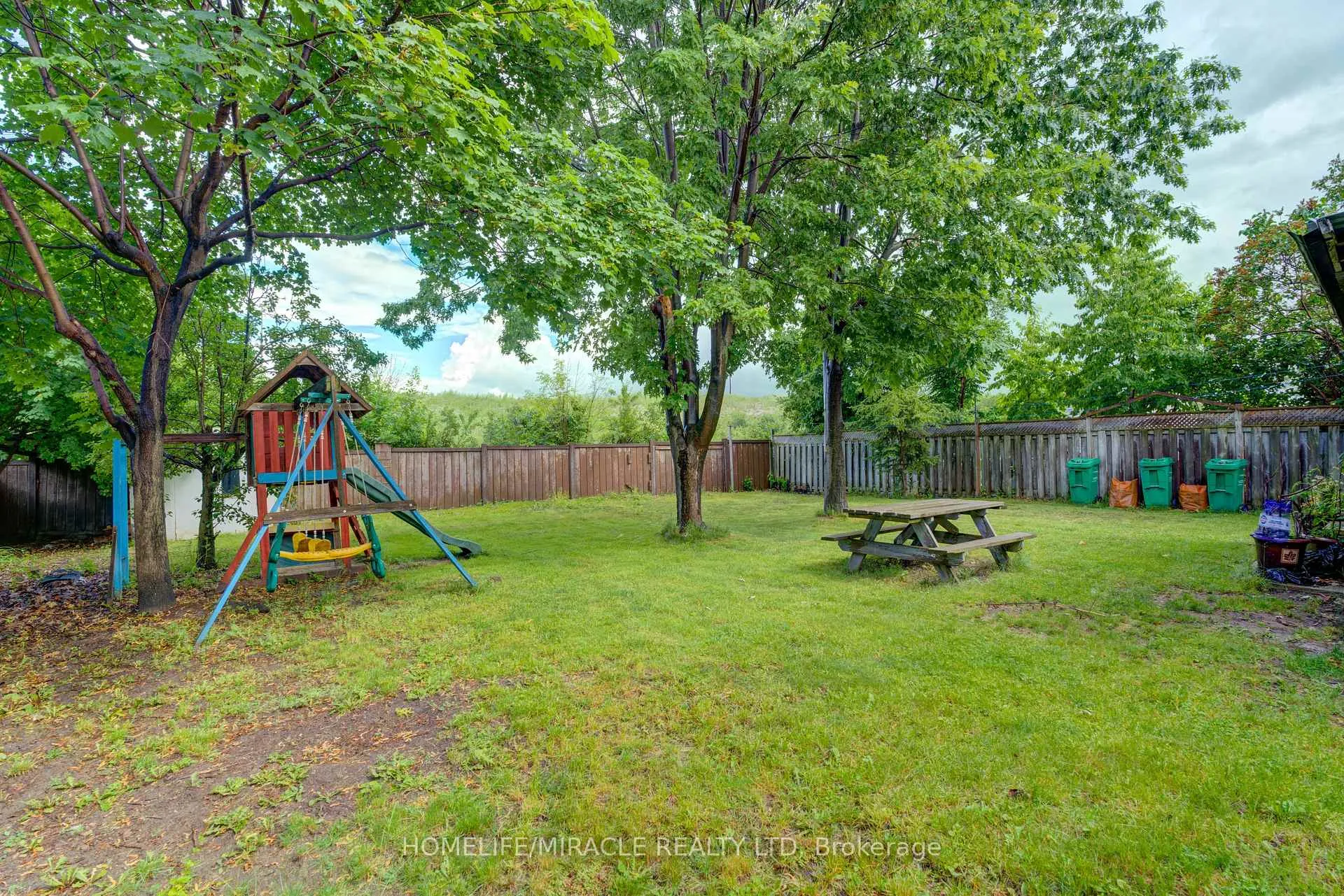 Photo 30 of 22 Kesteven Crescent, Brampton, Fletcher's Creek South — HOMEH