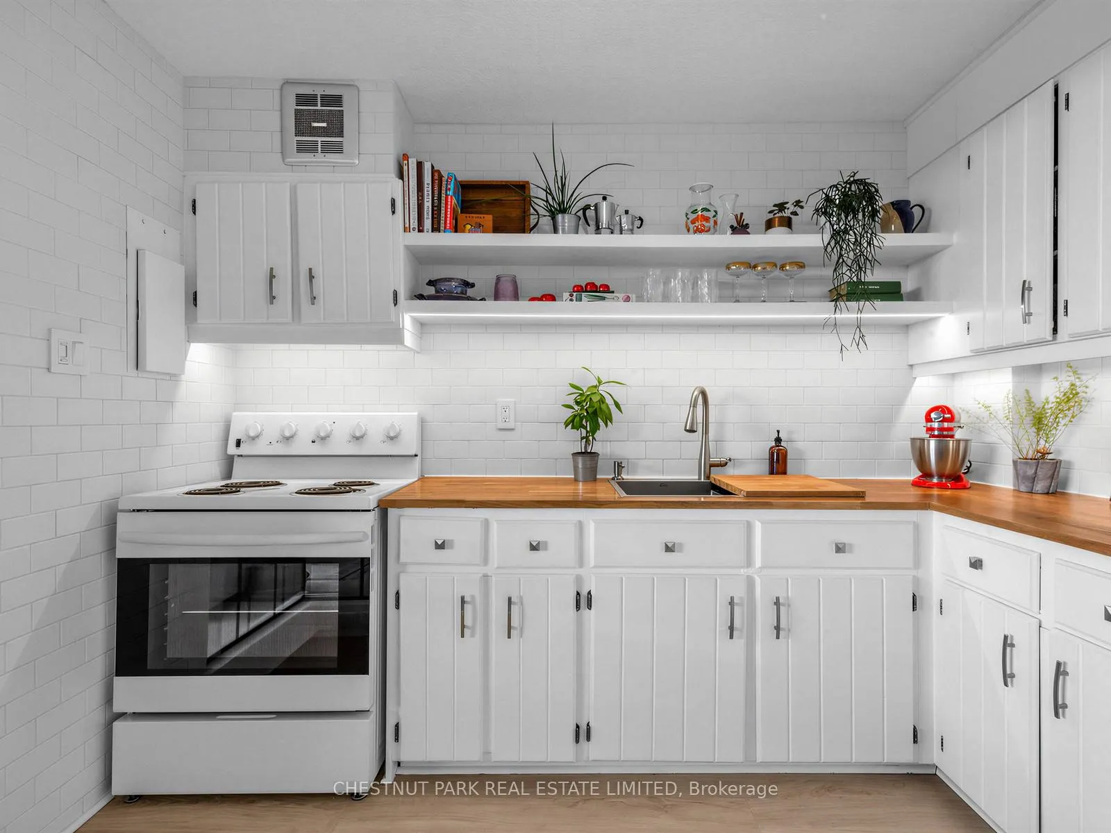 Photo 8 of Unit 1210, 541 Blackthorn Avenue, Toronto, Keelesdale-Eglinton West — HOMEH