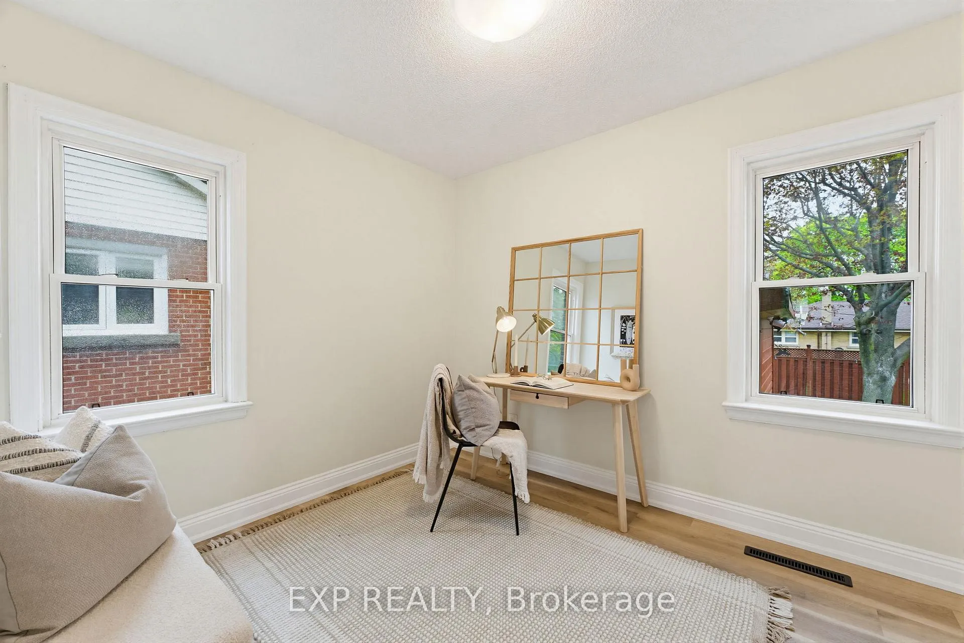 Photo 23 of 51 Bromley Road, Hamilton, Hill Park — HOMEH