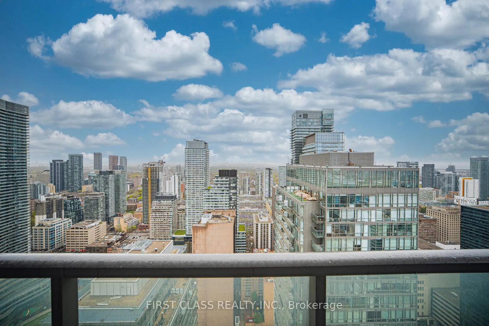 Photo 4 of Unit 4608, 832 Bay Street, Toronto, Bay Street Corridor — HOMEH
