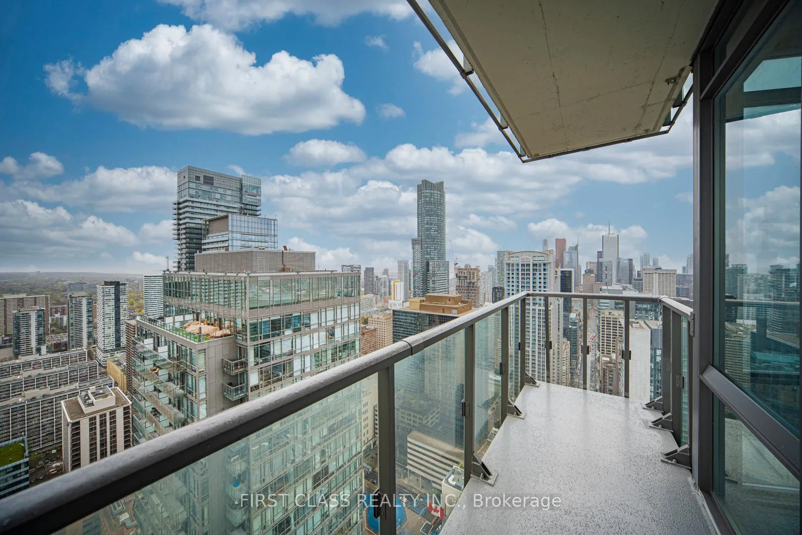 Photo 5 of Unit 4608, 832 Bay Street, Toronto, Bay Street Corridor — HOMEH