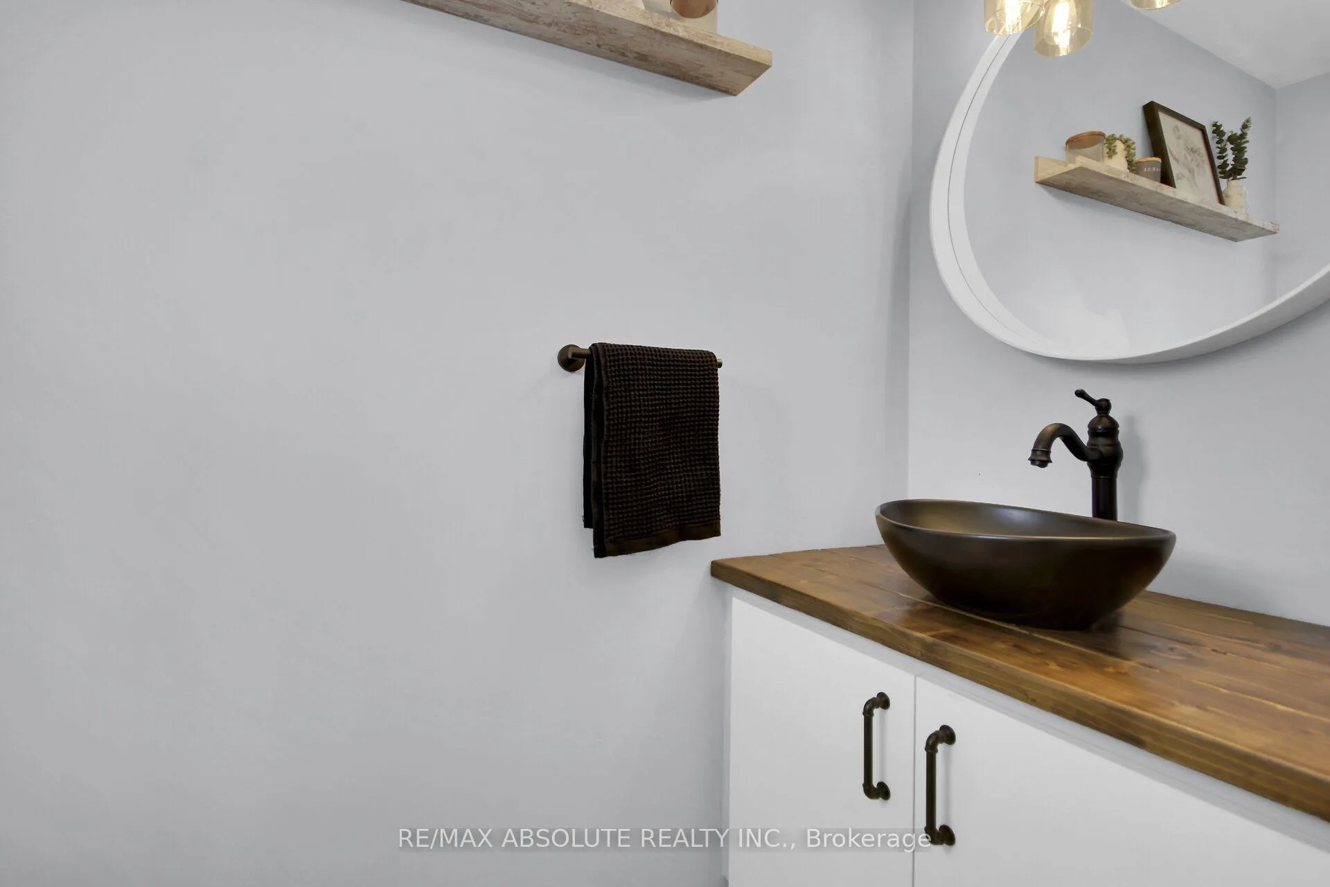Photo 5 of 294 Turnstone Court, Ottawa, Chatelaine Village — HOMEH