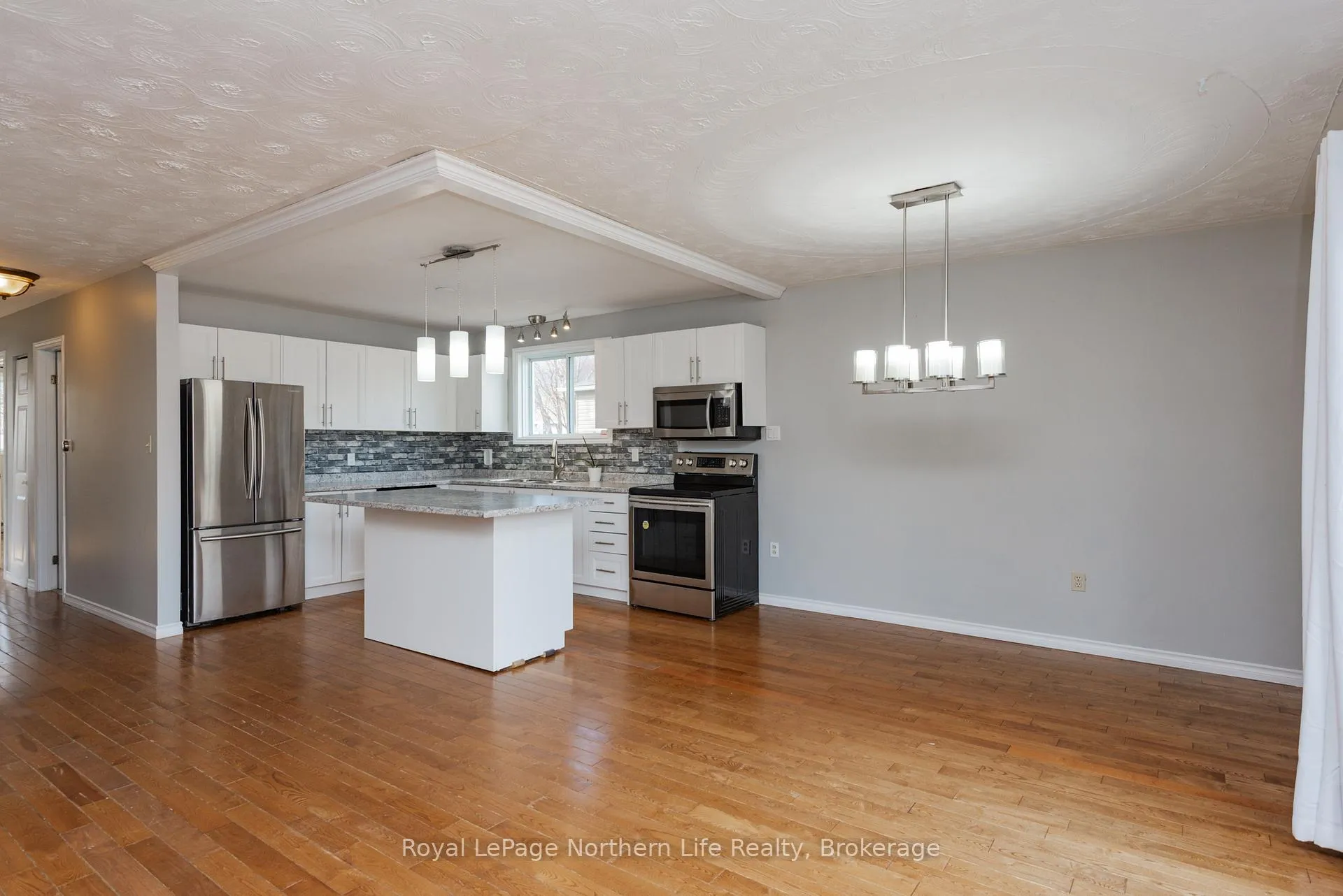Photo 16 of 57 Nancy Drive, North Bay, College Heights — HOMEH