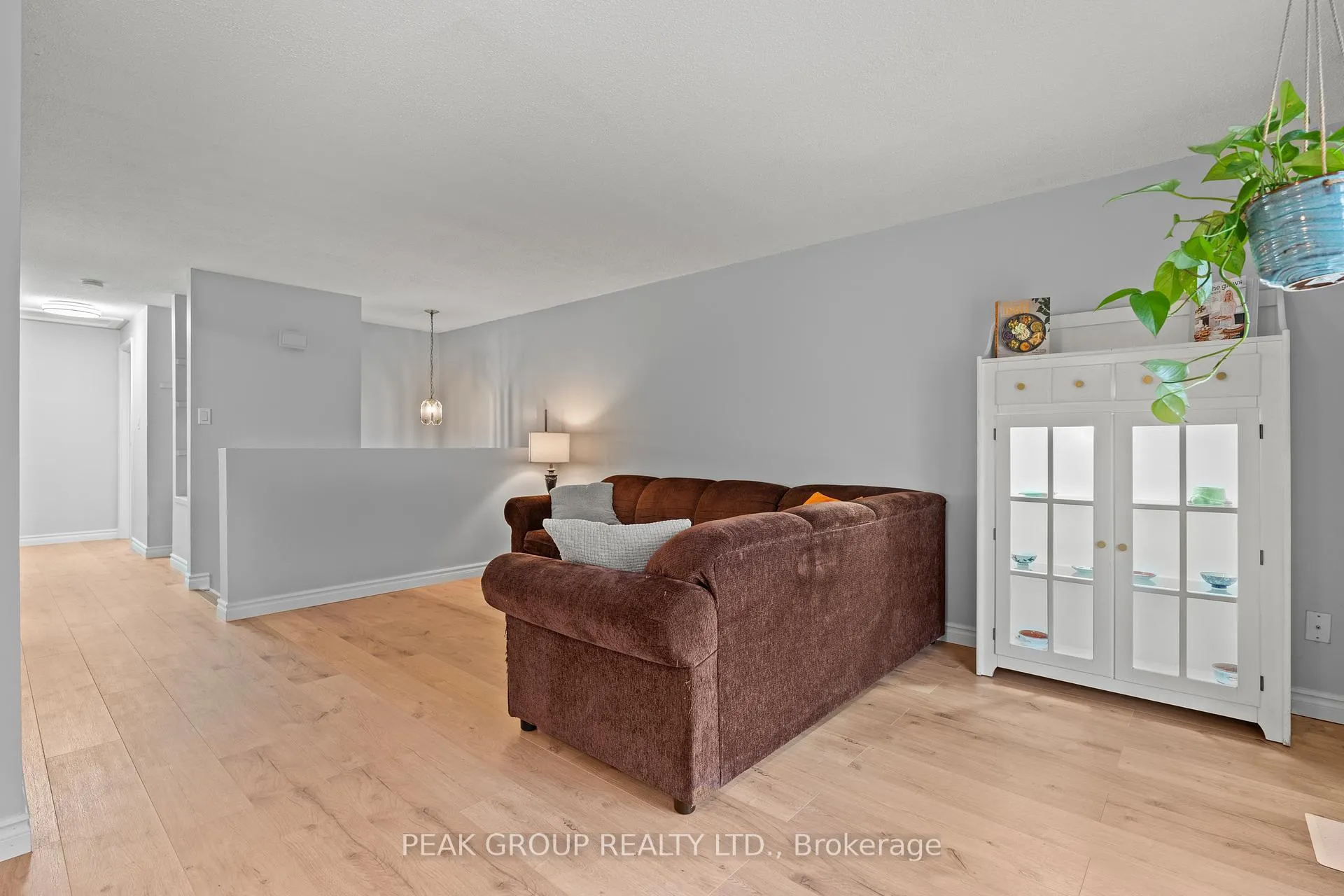 Photo 7 of 26 Tara Crescent, Thorold, Confederation Heights — HOMEH