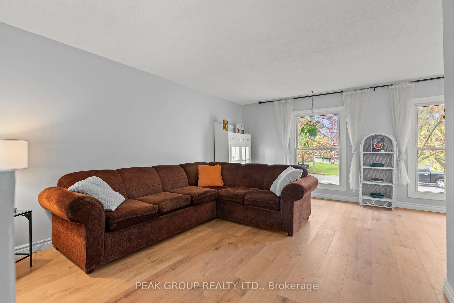 Photo 8 of 26 Tara Crescent, Thorold, Confederation Heights — HOMEH