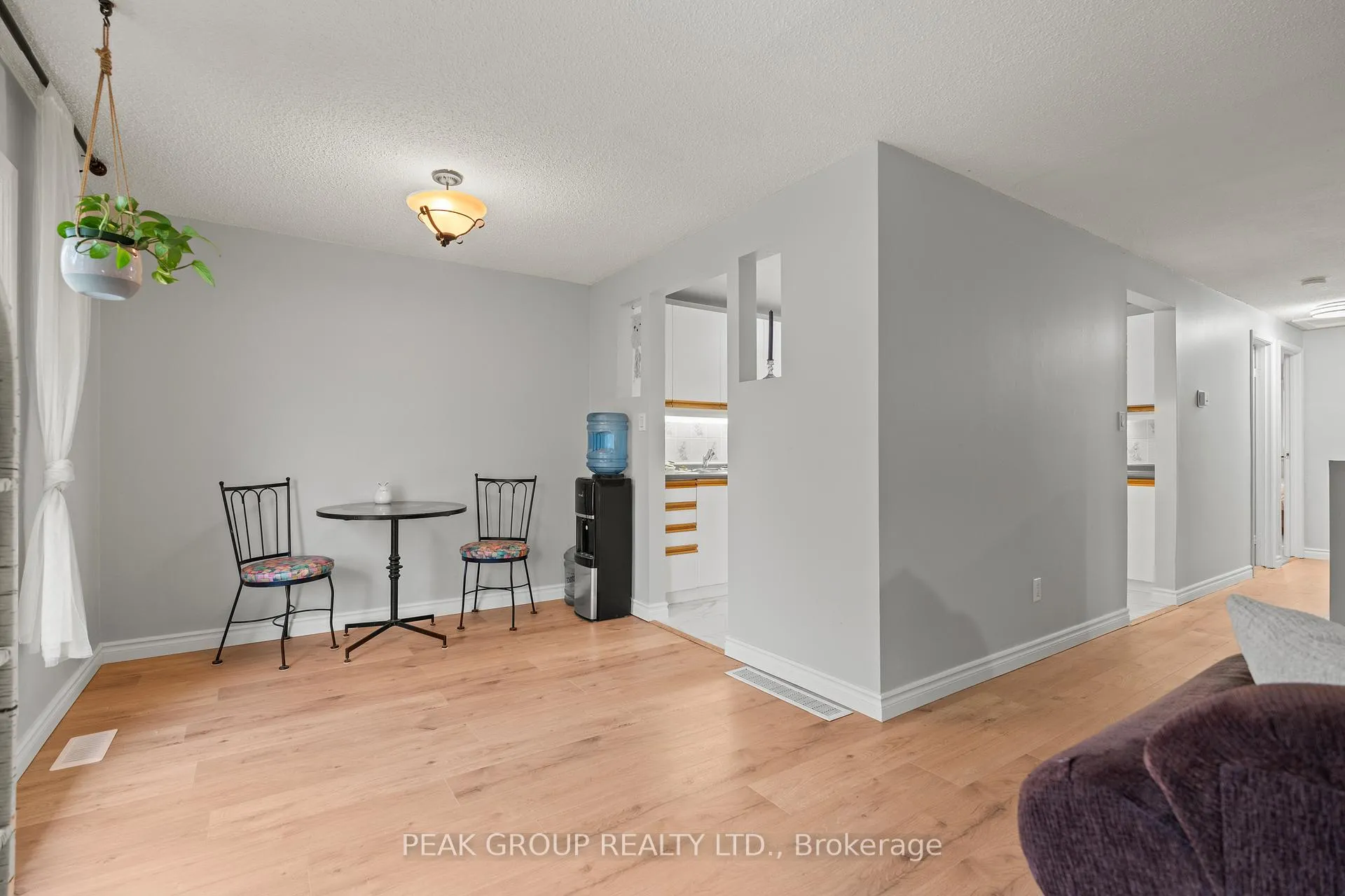 Photo 9 of 26 Tara Crescent, Thorold, Confederation Heights — HOMEH