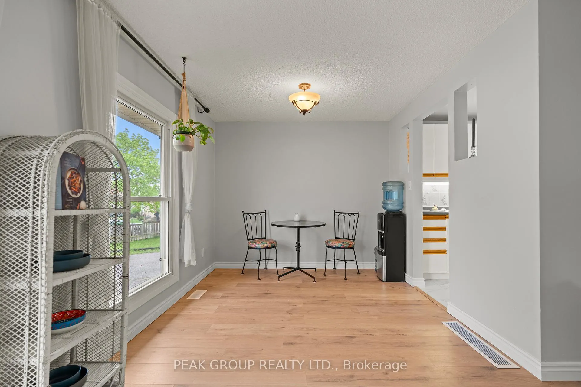 Photo 10 of 26 Tara Crescent, Thorold, Confederation Heights — HOMEH