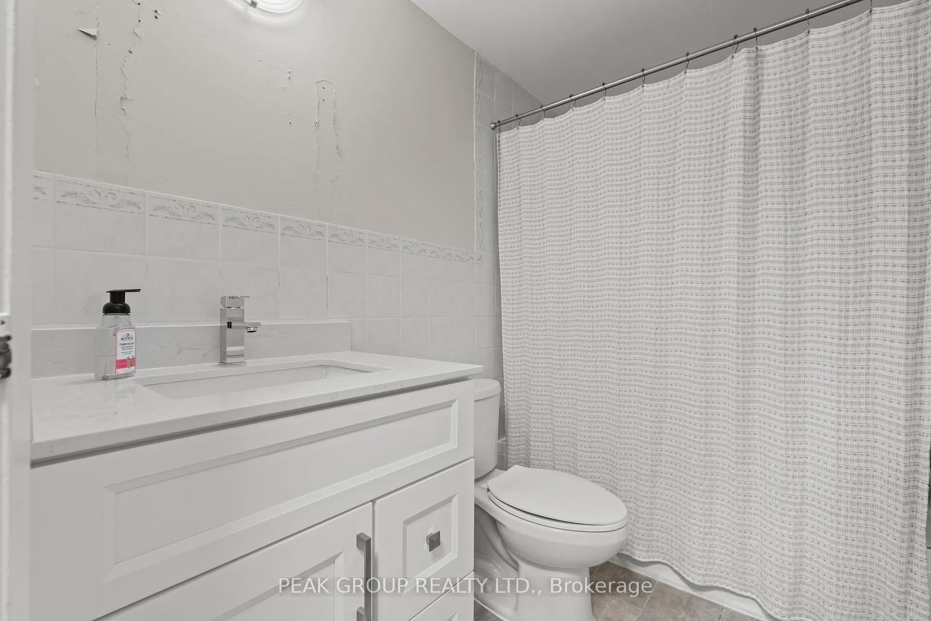 Photo 14 of 26 Tara Crescent, Thorold, Confederation Heights — HOMEH