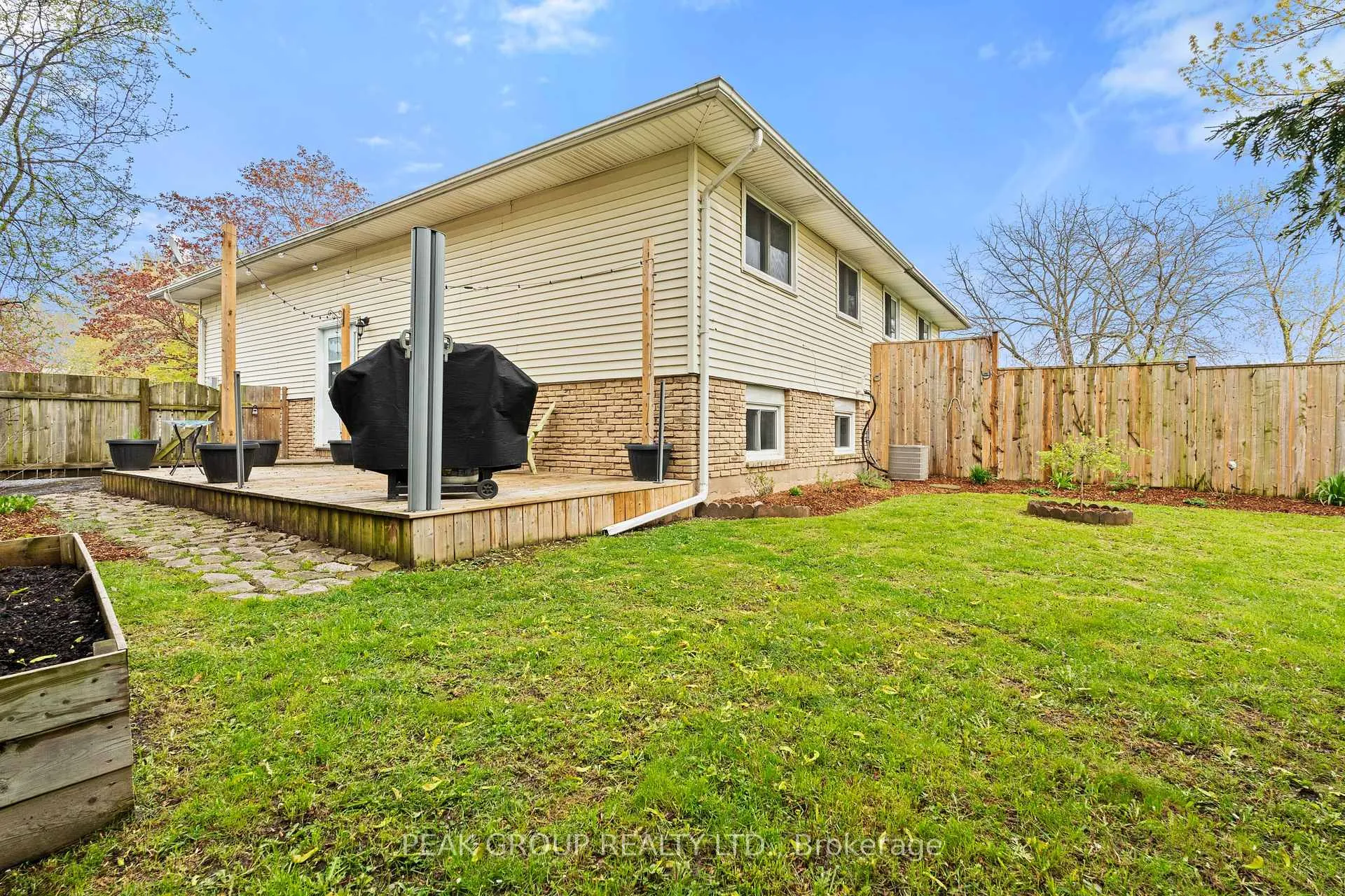 Photo 28 of 26 Tara Crescent, Thorold, Confederation Heights — HOMEH