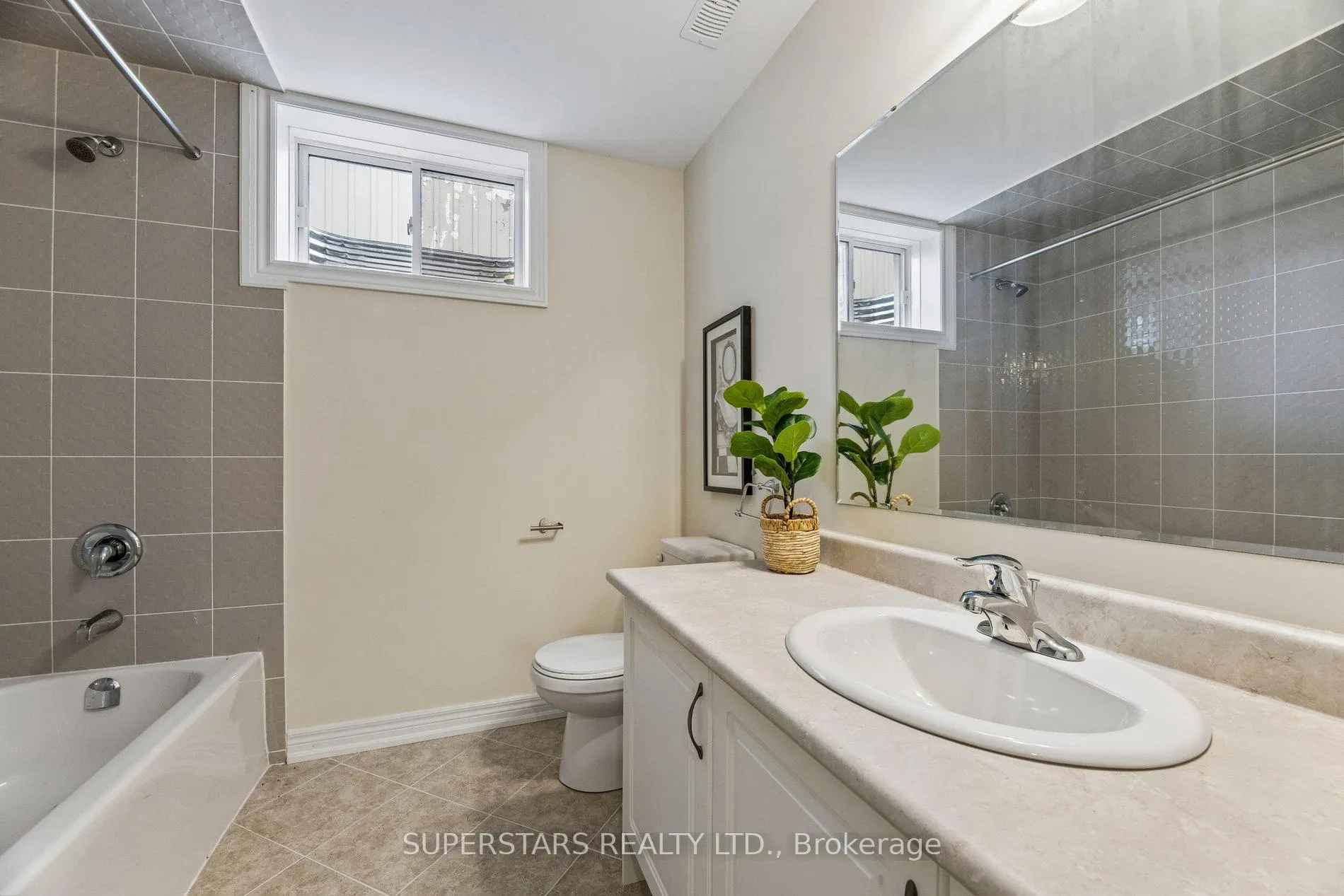 Photo 28 of 606 Haylock Gardens, Peterborough, Northcrest Ward 5 — HOMEH