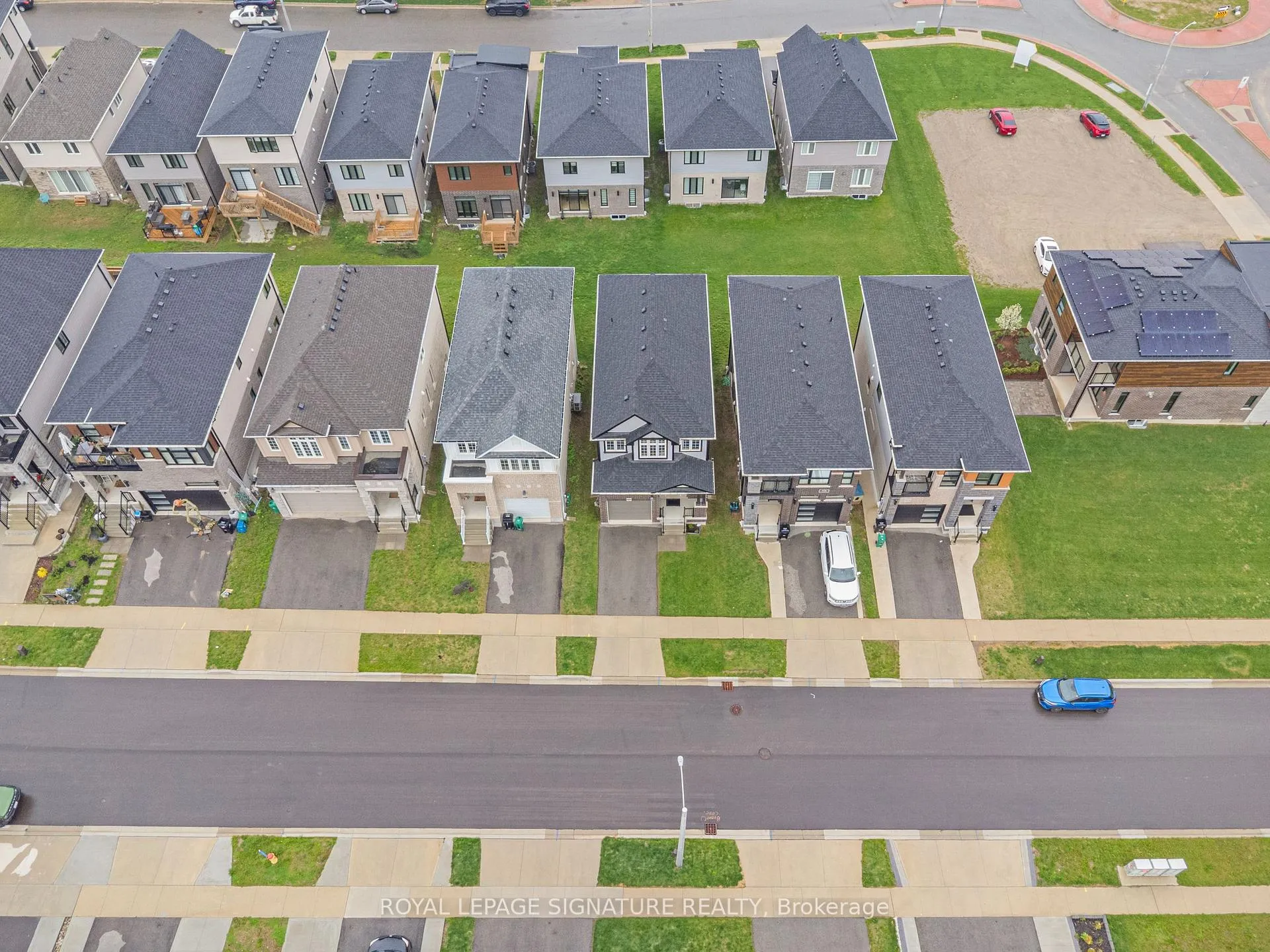Photo 10 of 512 Nathalie Crescent, Kitchener — HOMEH