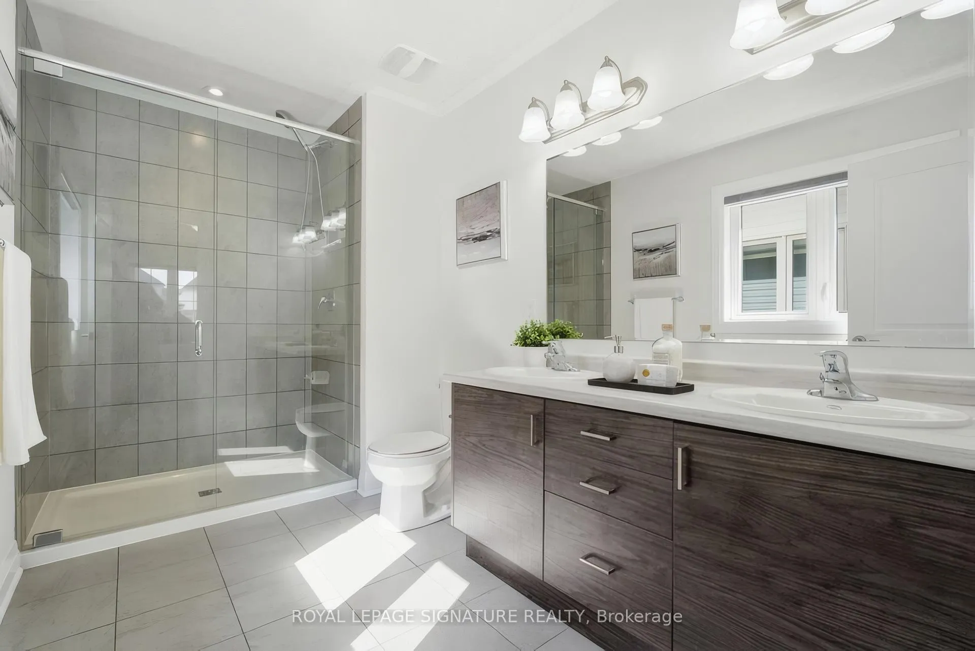 Photo 25 of 512 Nathalie Crescent, Kitchener — HOMEH