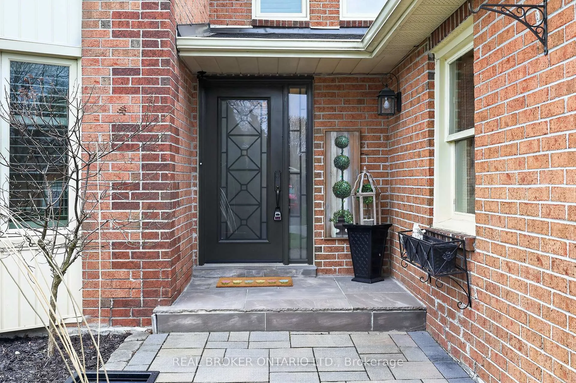 Photo 5 of 267 John Bowser Crescent, Newmarket, Glenway Estates — HOMEH