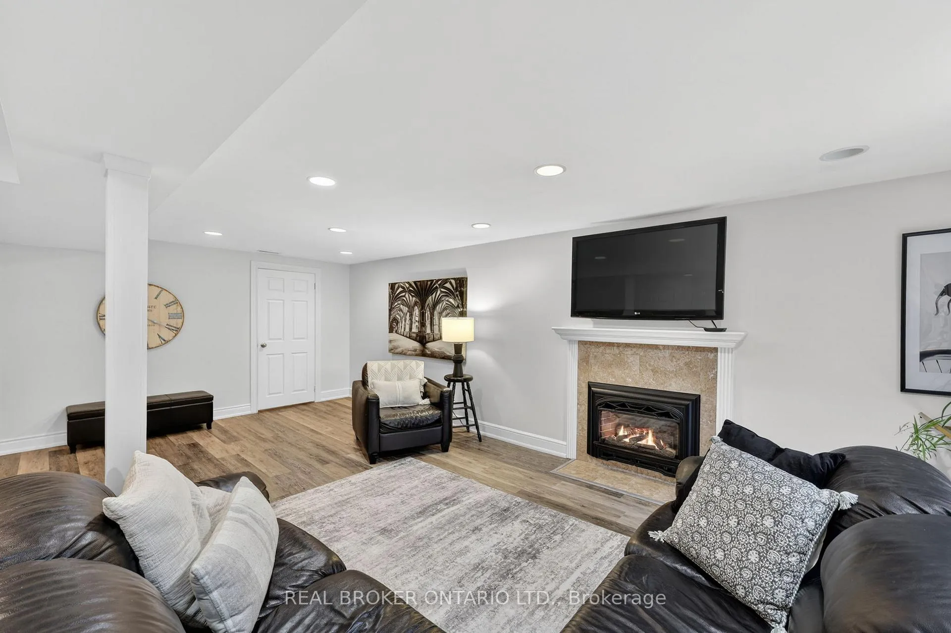 Photo 34 of 267 John Bowser Crescent, Newmarket, Glenway Estates — HOMEH