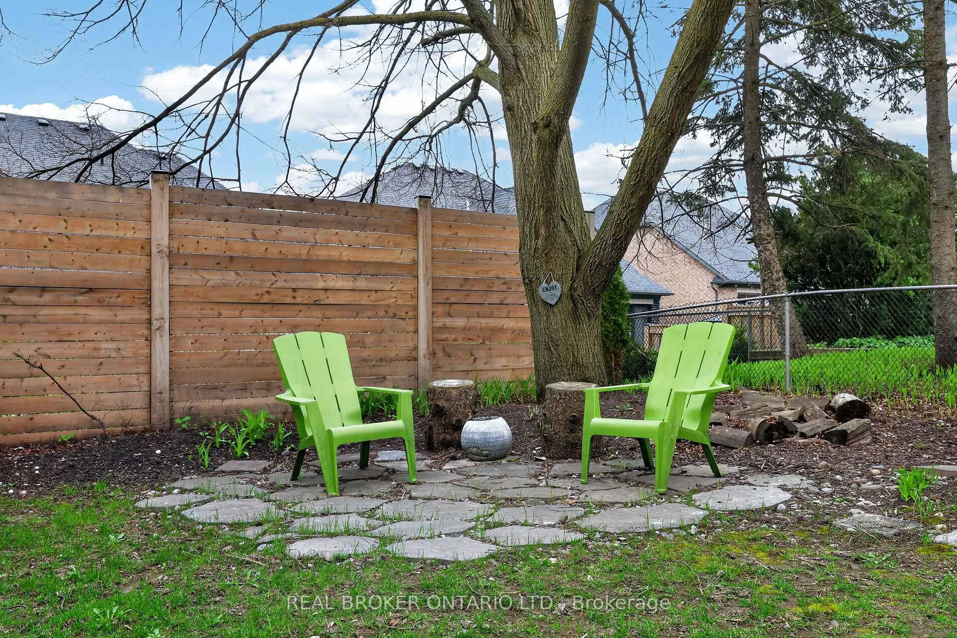 Photo 48 of 267 John Bowser Crescent, Newmarket, Glenway Estates — HOMEH