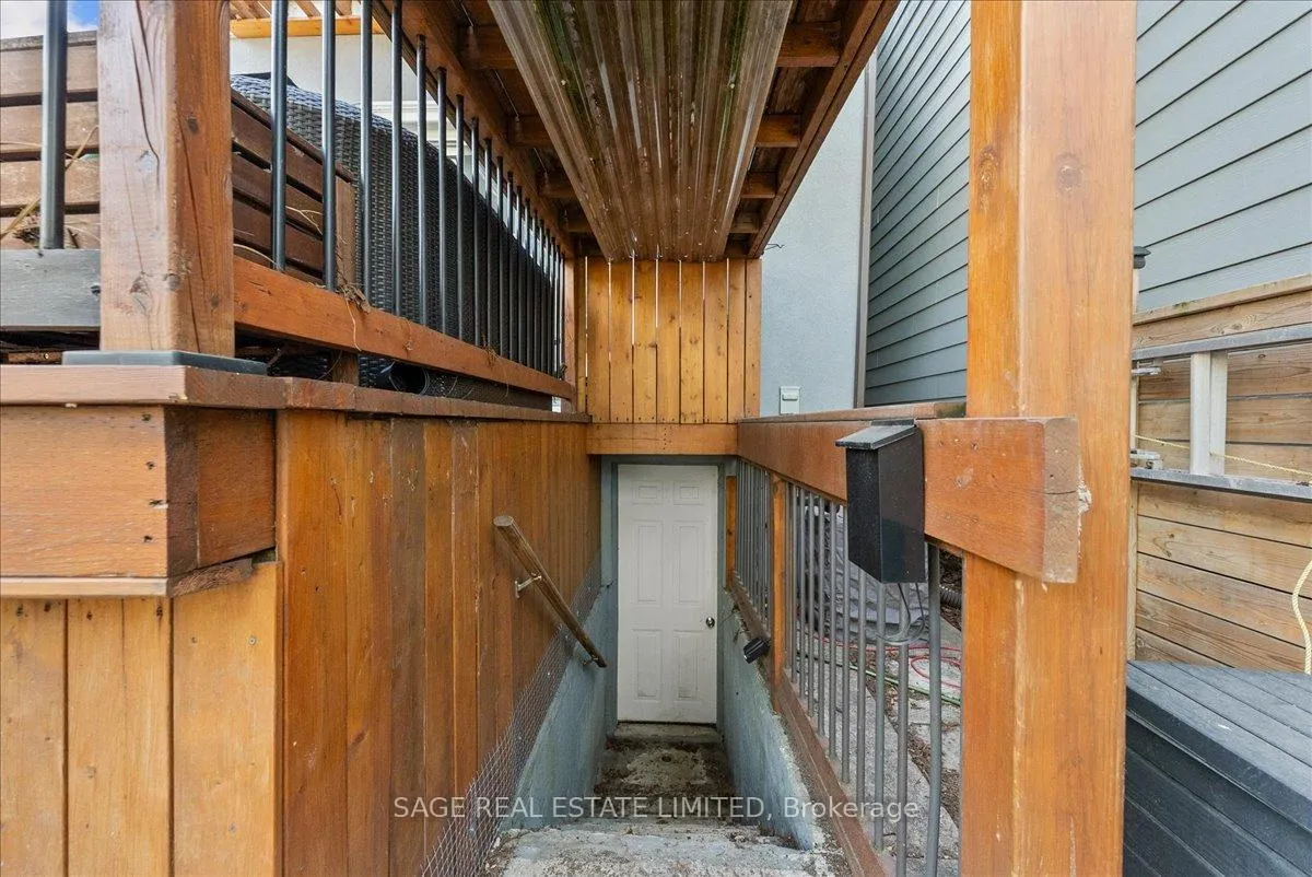 Photo 2 of Unit Lower, 207 Cedarvale Avenue, Toronto, Woodbine-Lumsden — HOMEH
