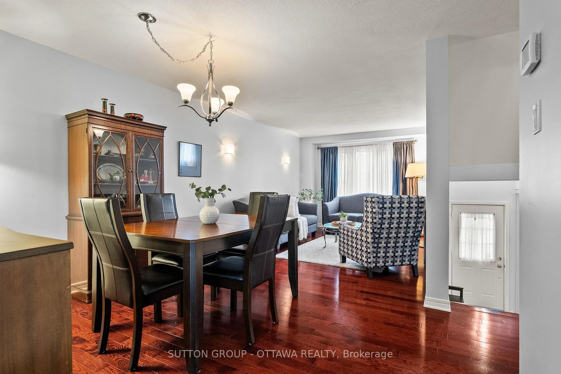 Photo 6 of 97 Corsica Private, Ottawa, Riverview Park — HOMEH
