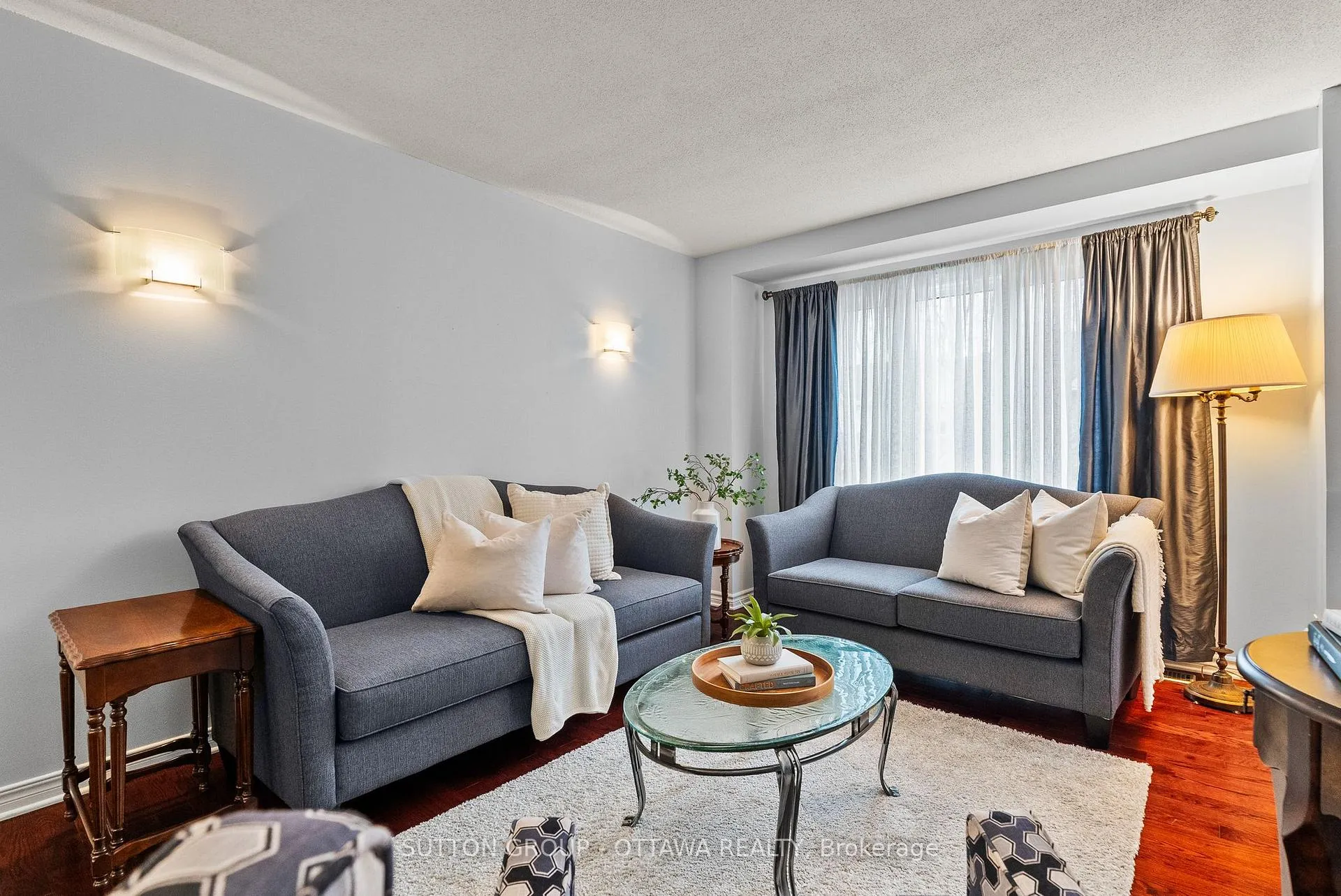 Photo 7 of 97 Corsica Private, Ottawa, Riverview Park — HOMEH