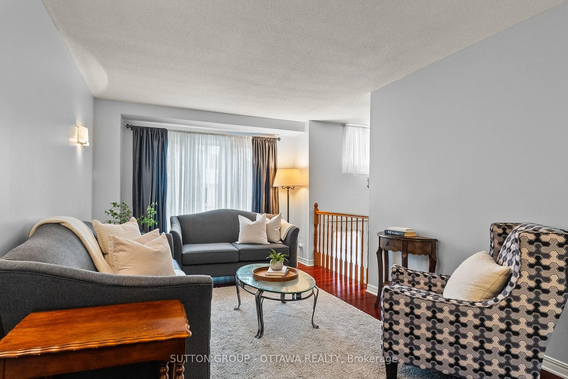 Photo 8 of 97 Corsica Private, Ottawa, Riverview Park — HOMEH