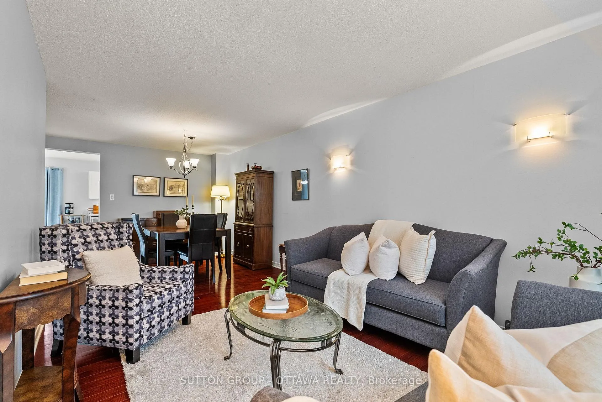 Photo 10 of 97 Corsica Private, Ottawa, Riverview Park — HOMEH