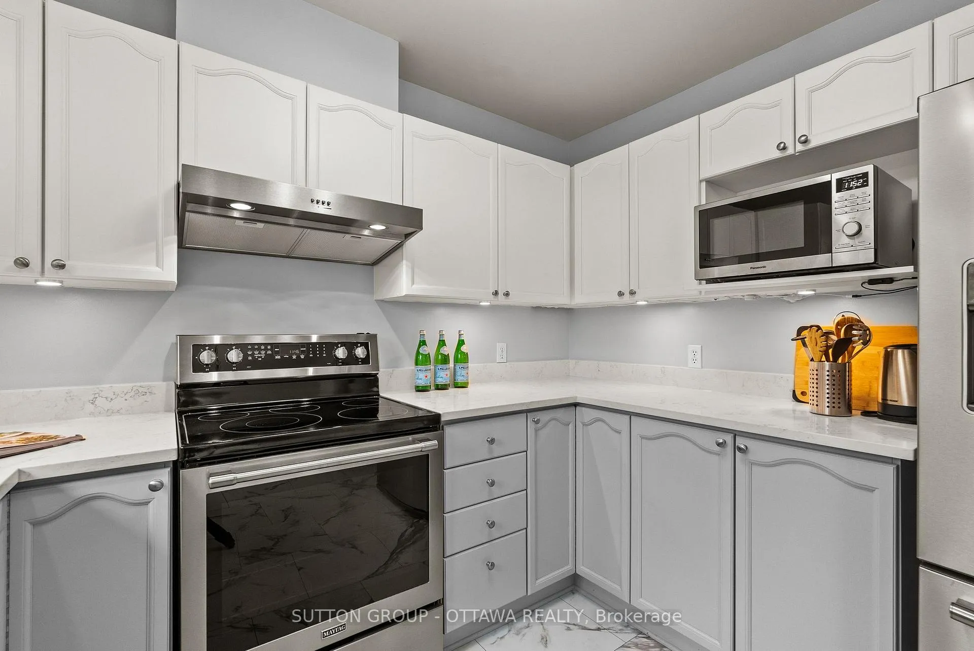 Photo 16 of 97 Corsica Private, Ottawa, Riverview Park — HOMEH