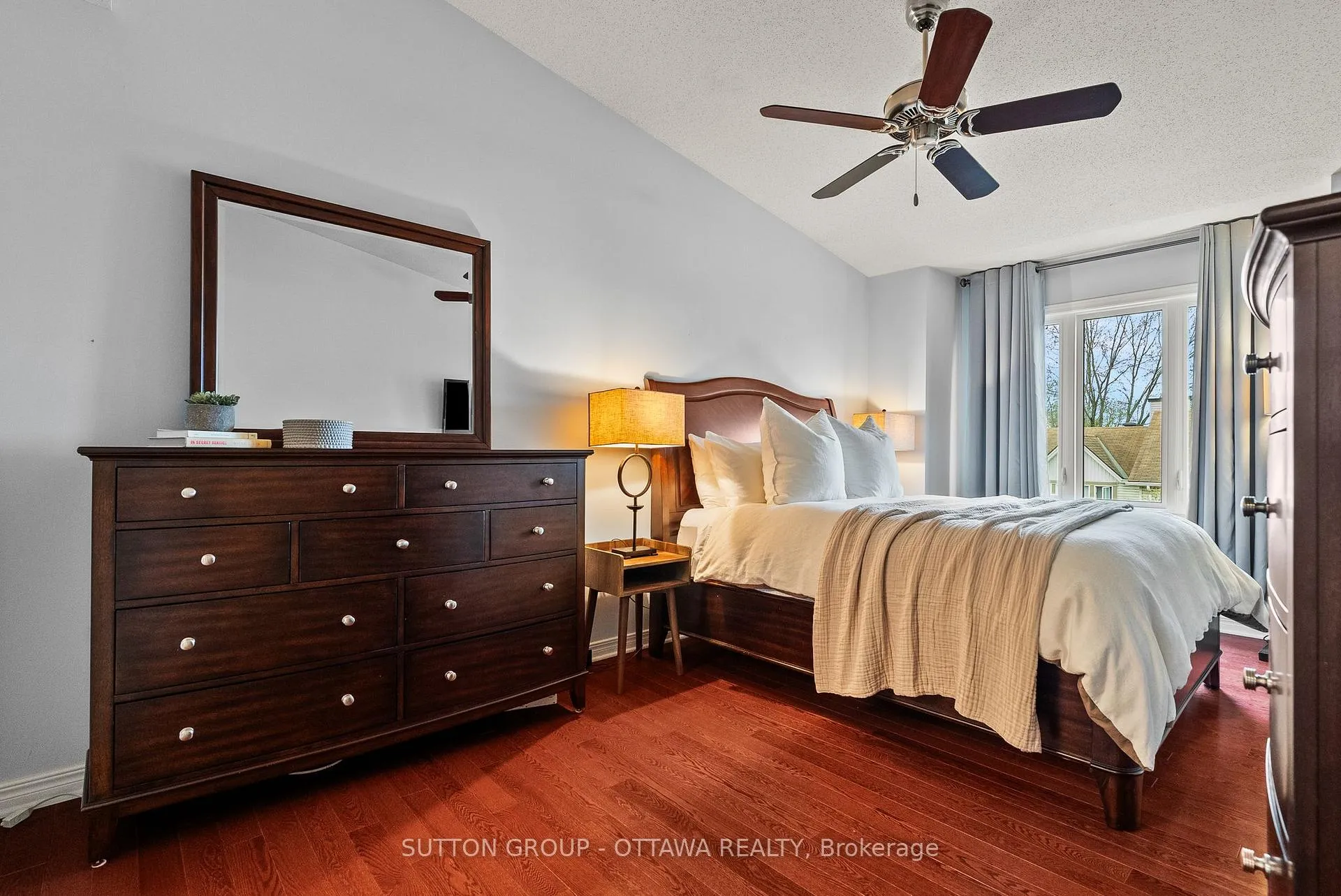 Photo 25 of 97 Corsica Private, Ottawa, Riverview Park — HOMEH